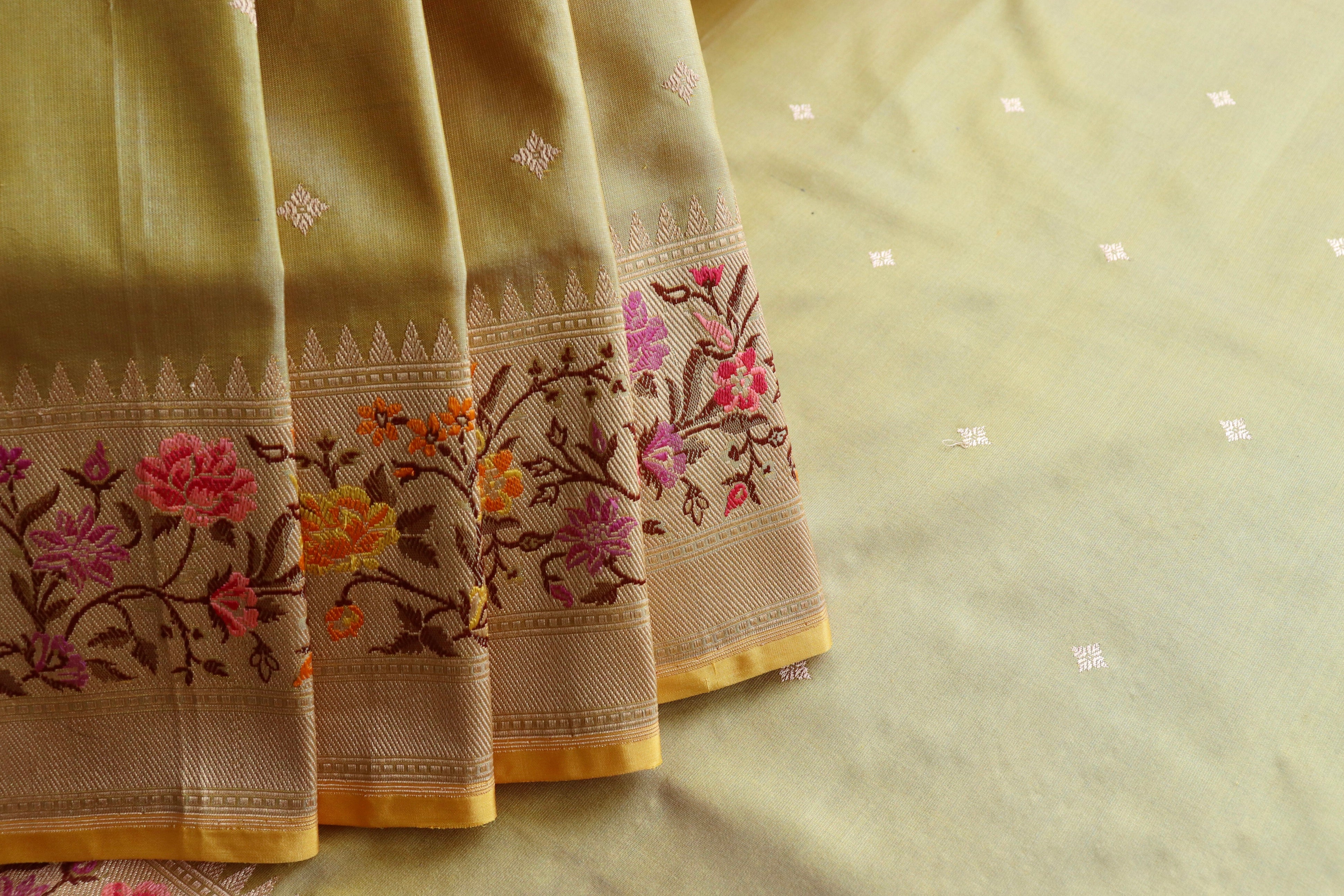 Olive Meenadar Kadhua  Pure Silk Handloom Banarasi Saree