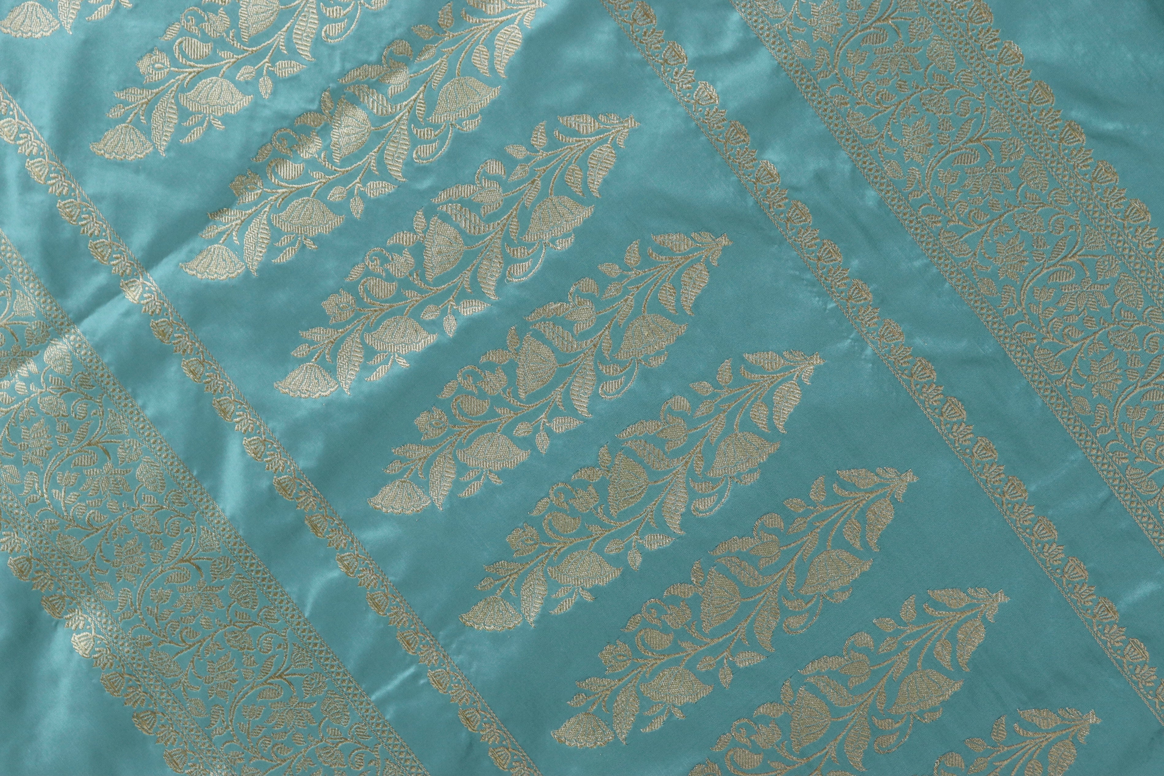 Sky Blue Lotus Motif Pure Katan Silk Handloom Banarasi Saree