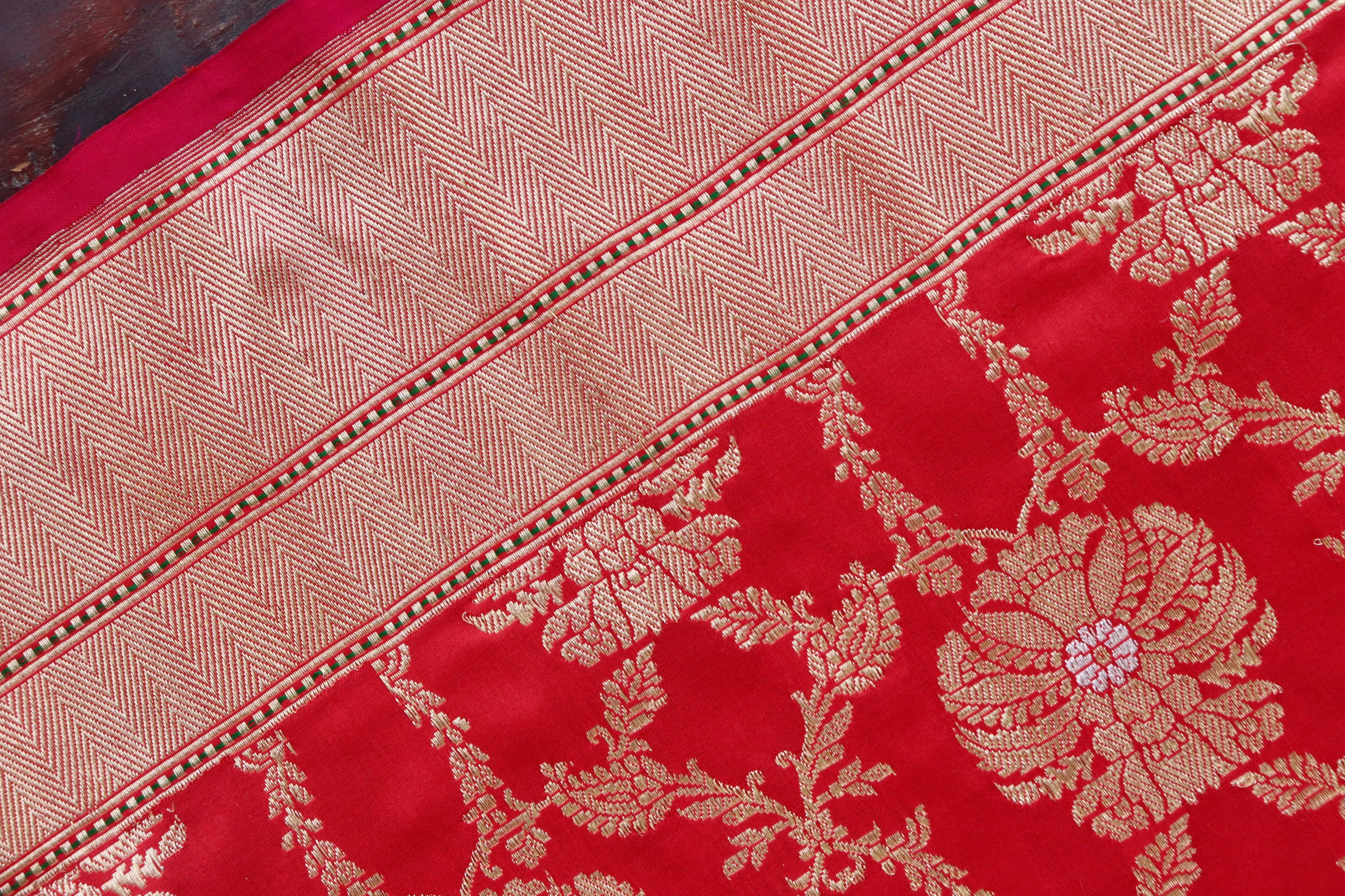 Red Chinar Jangla Pure Silk Handloom Banarasi Saree
