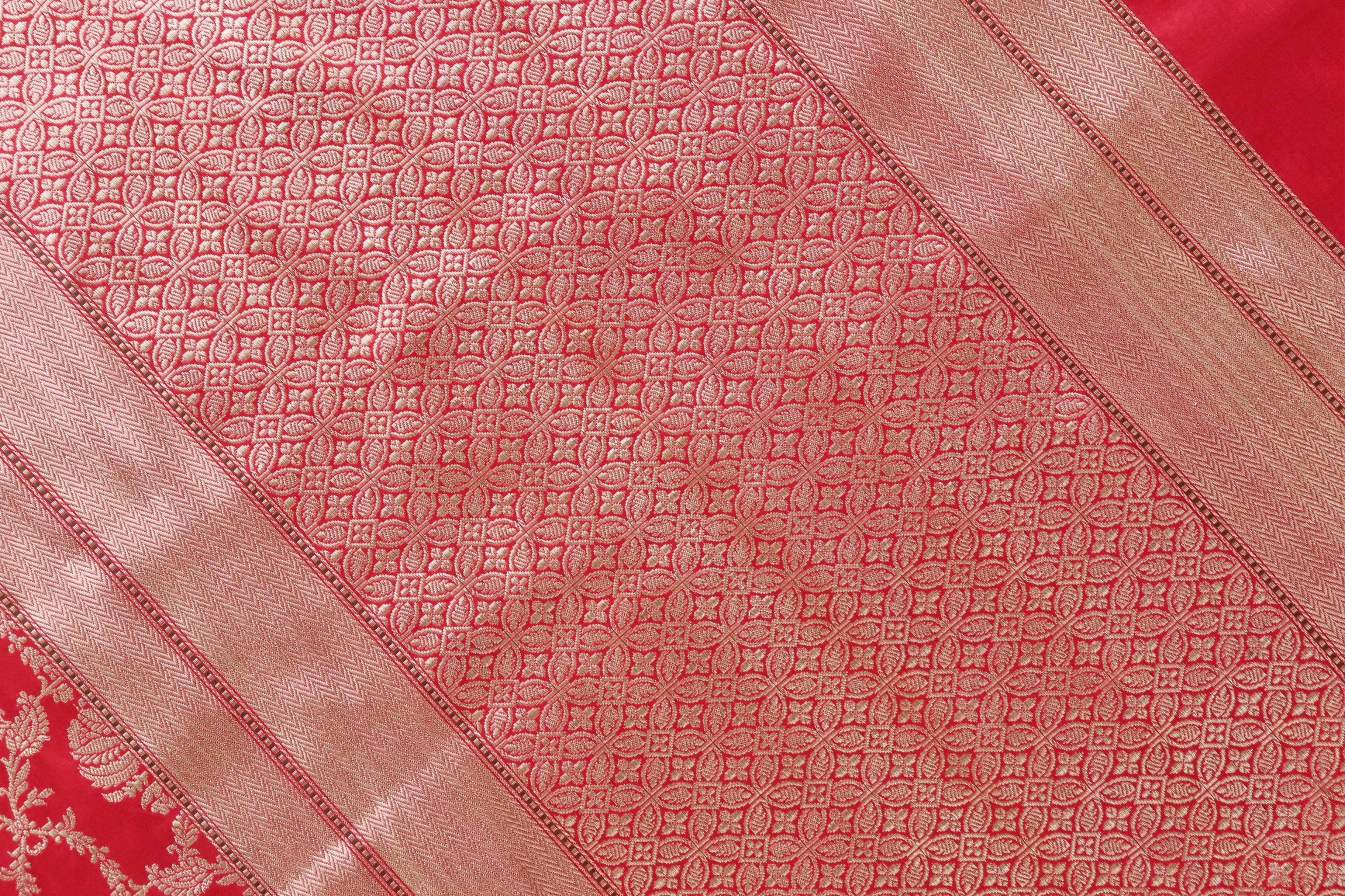 Red Chinar Jangla Pure Silk Handloom Banarasi Saree