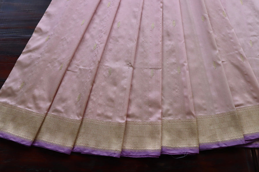 Aanchal motif on Peachy Pink Kairy Kuniya saree