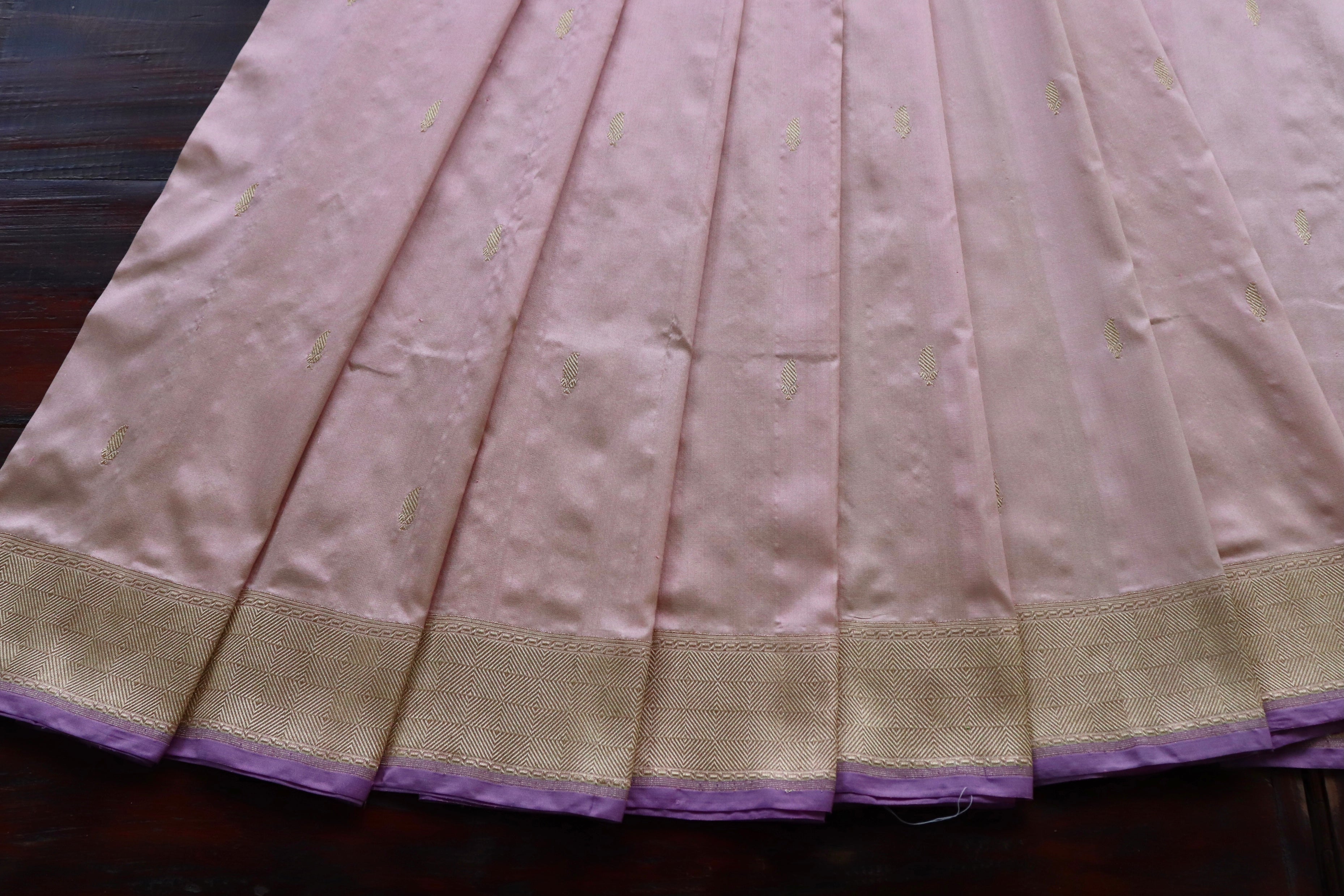 Peachy Pink Kairy Kuniya Pure Silk Handloom Banarasi Saree