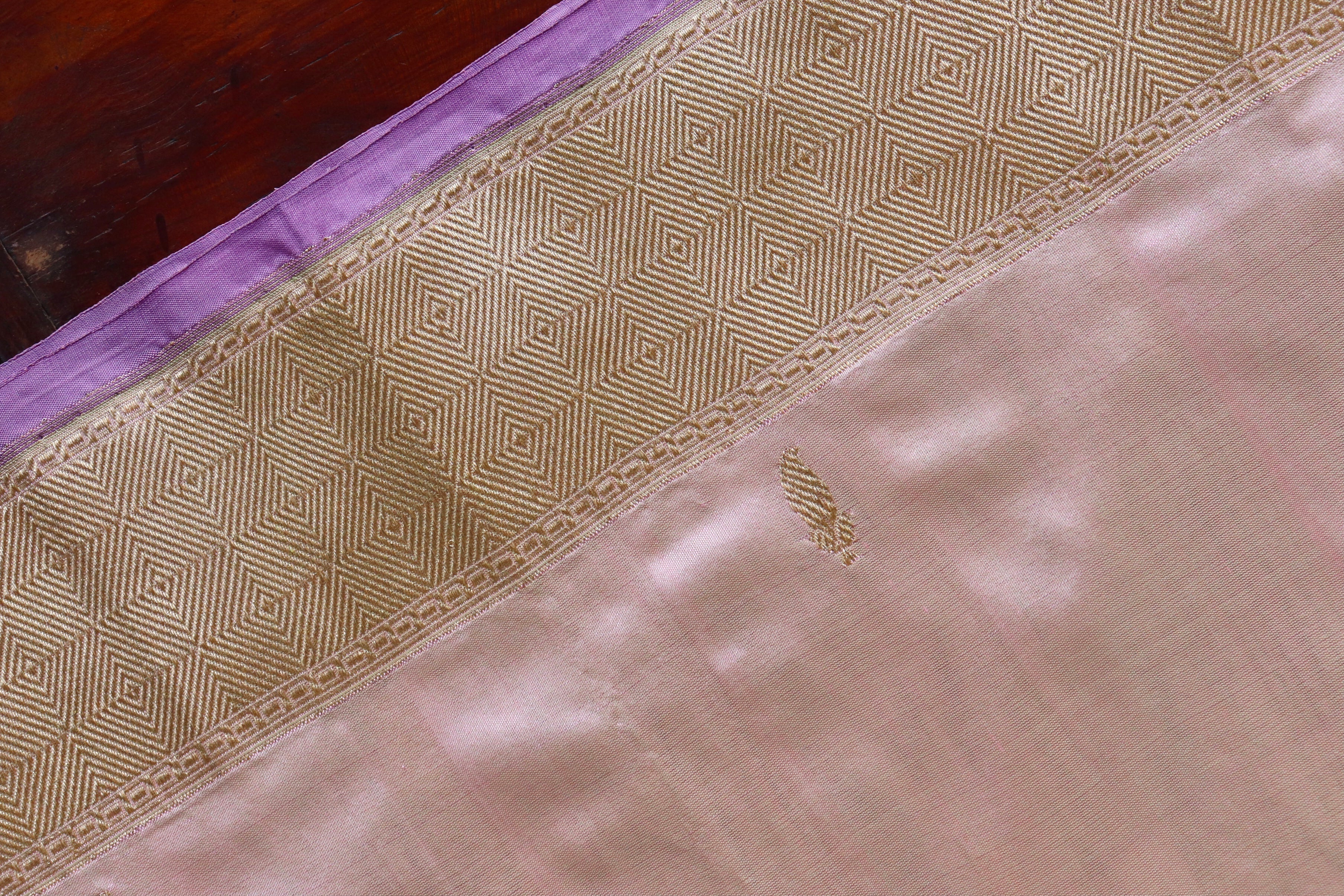 Peachy Pink Kairy Kuniya Pure Silk Handloom Banarasi Saree