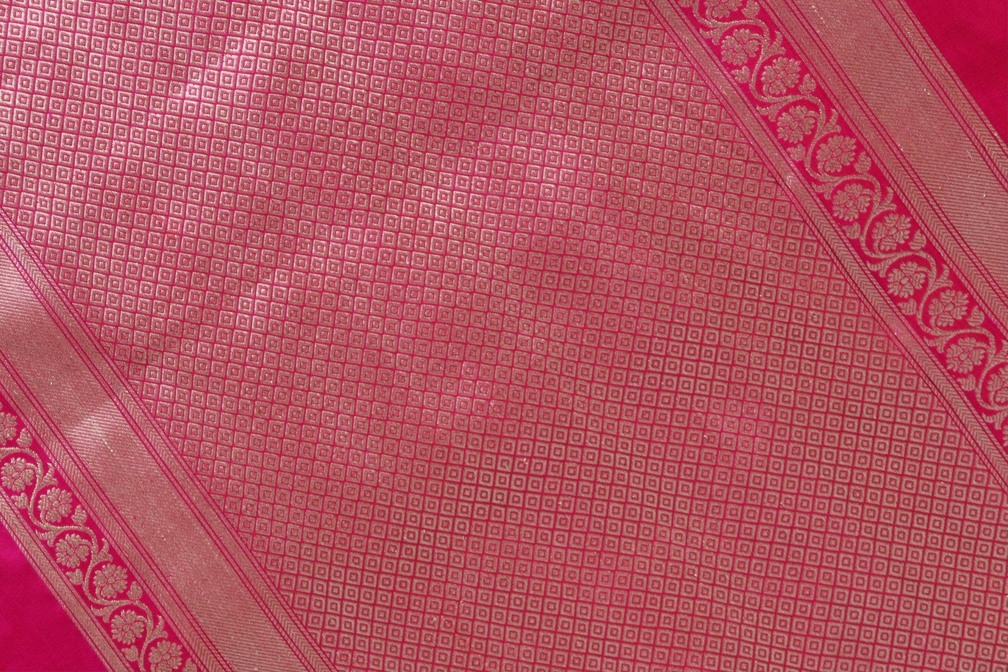 Pink Ginnie Motif Pure Silk Handloom Banarasi Saree