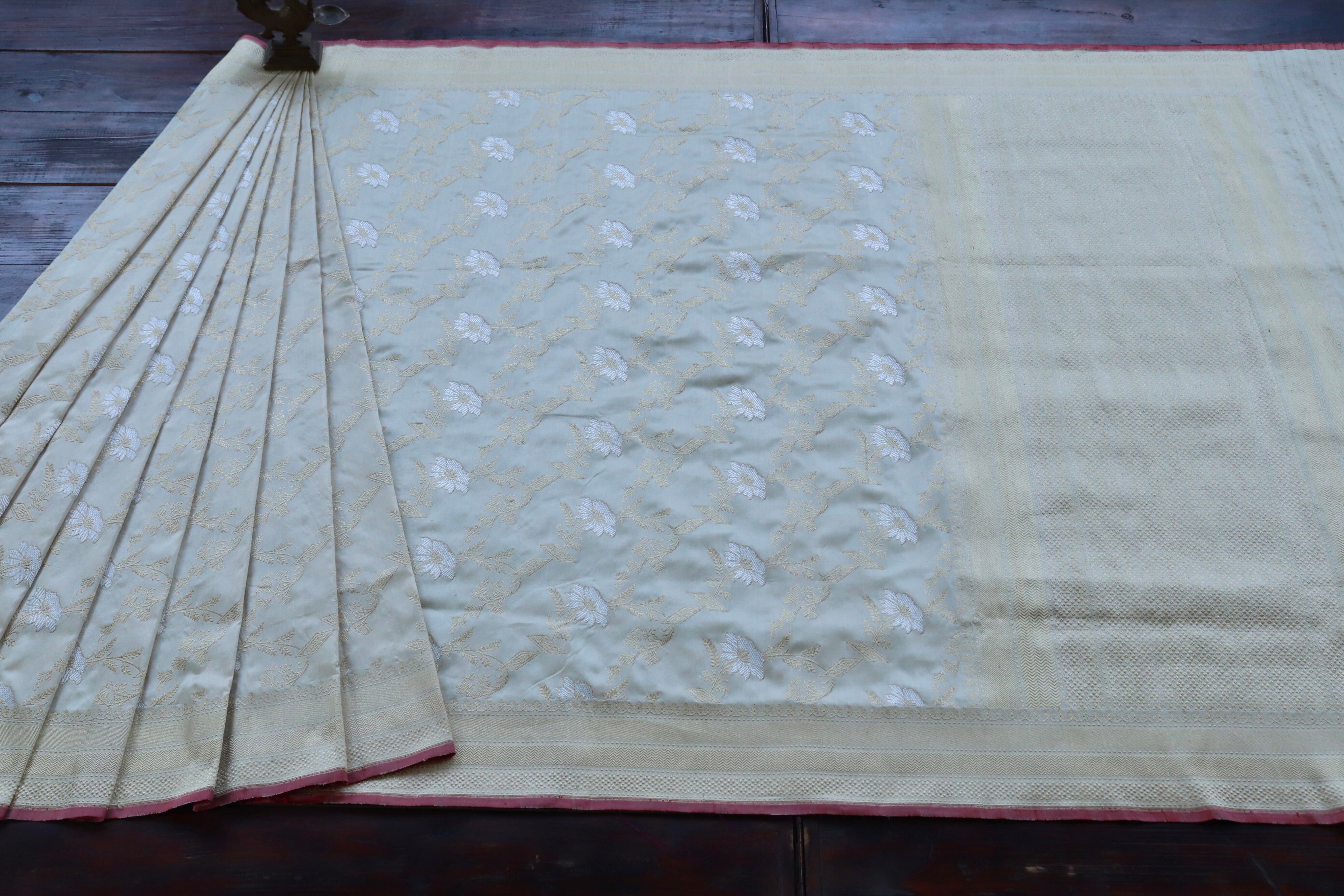 Ivory Jangla Pure Silk Handloom Banarasi Saree