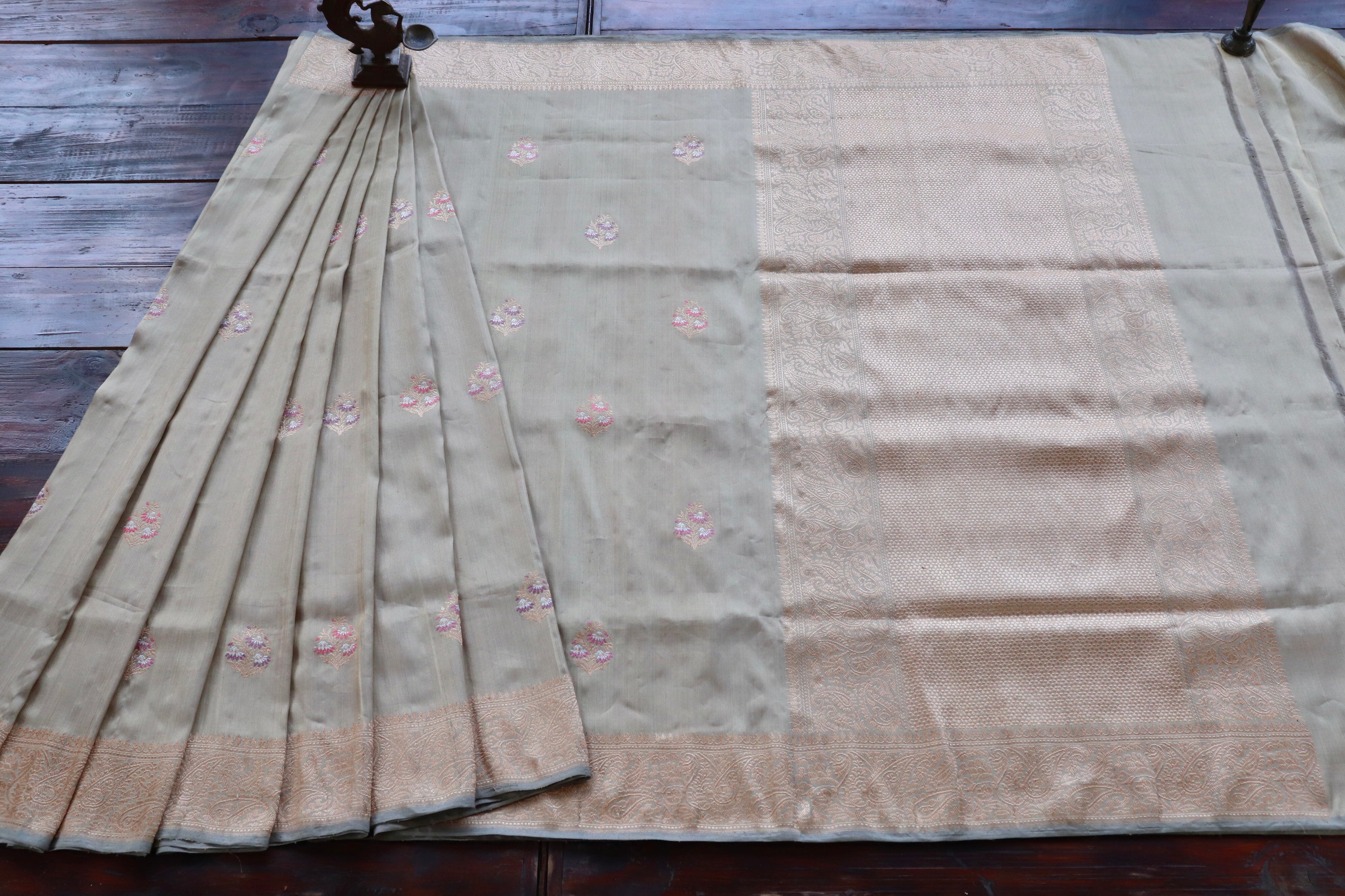 Gold Tissue Meenadar Buta Pure Silk Handloom Banarasi Saree