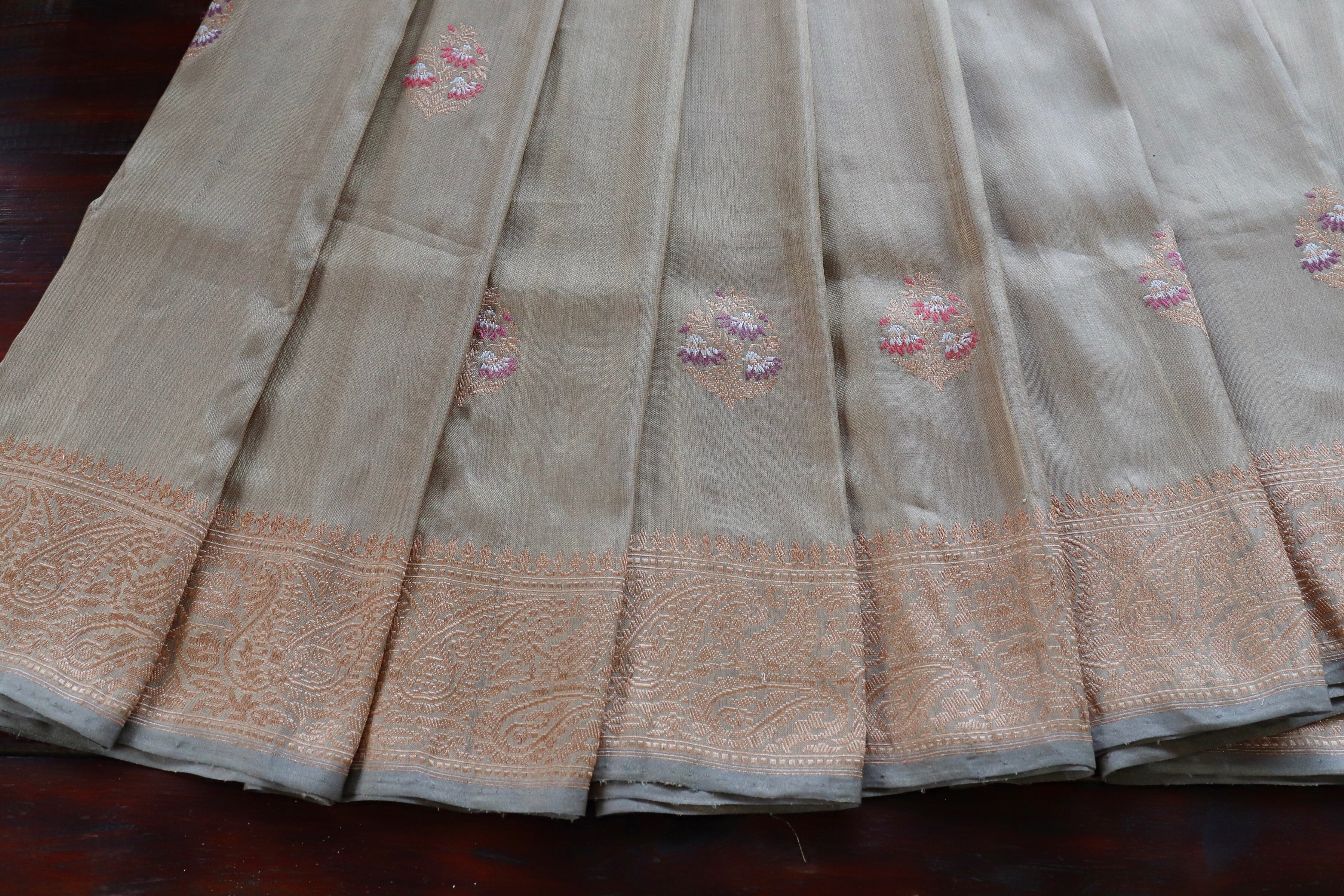 Gold Tissue Meenadar Buta Pure Silk Handloom Banarasi Saree