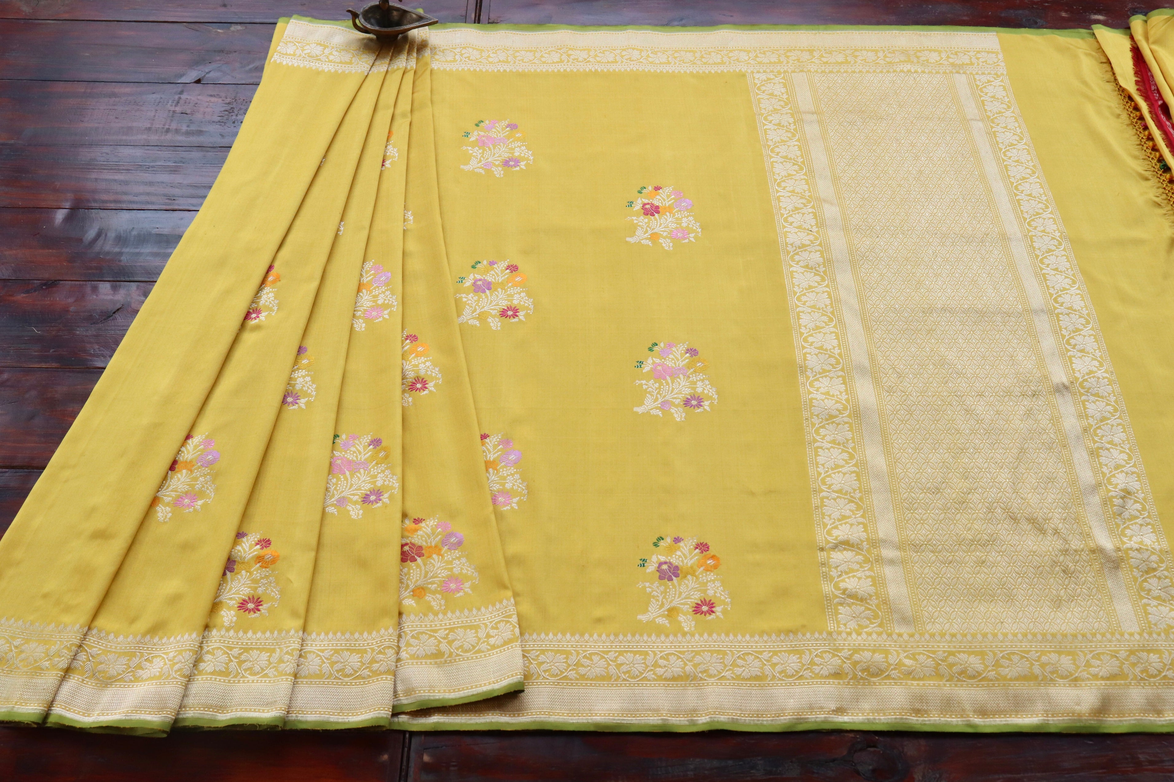 Yellow Guldasta Motif Pure Kora Silk Handloom Saree