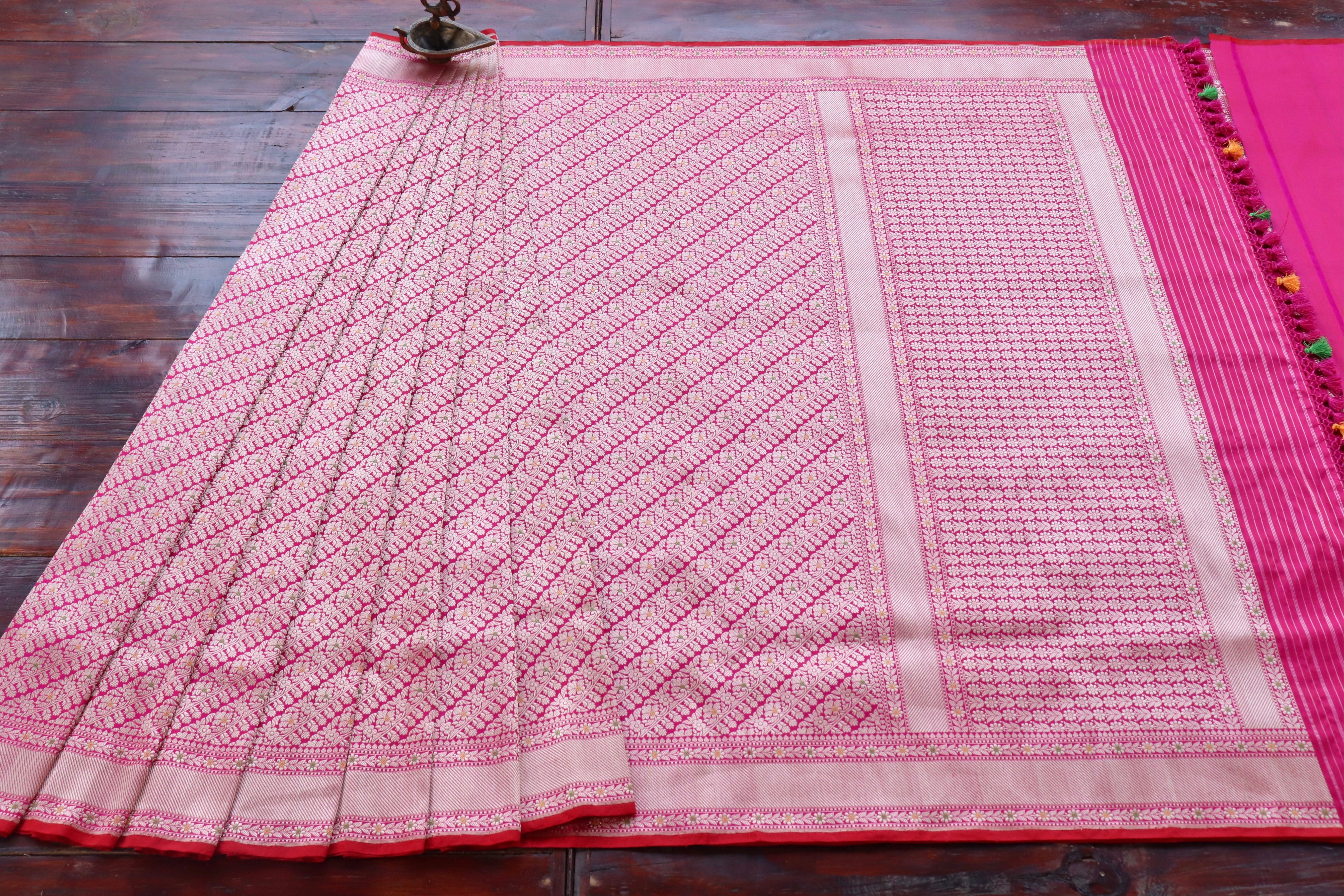 Pink Meenadar Tanchoi Pure Silk Handloom Banarasi Saree