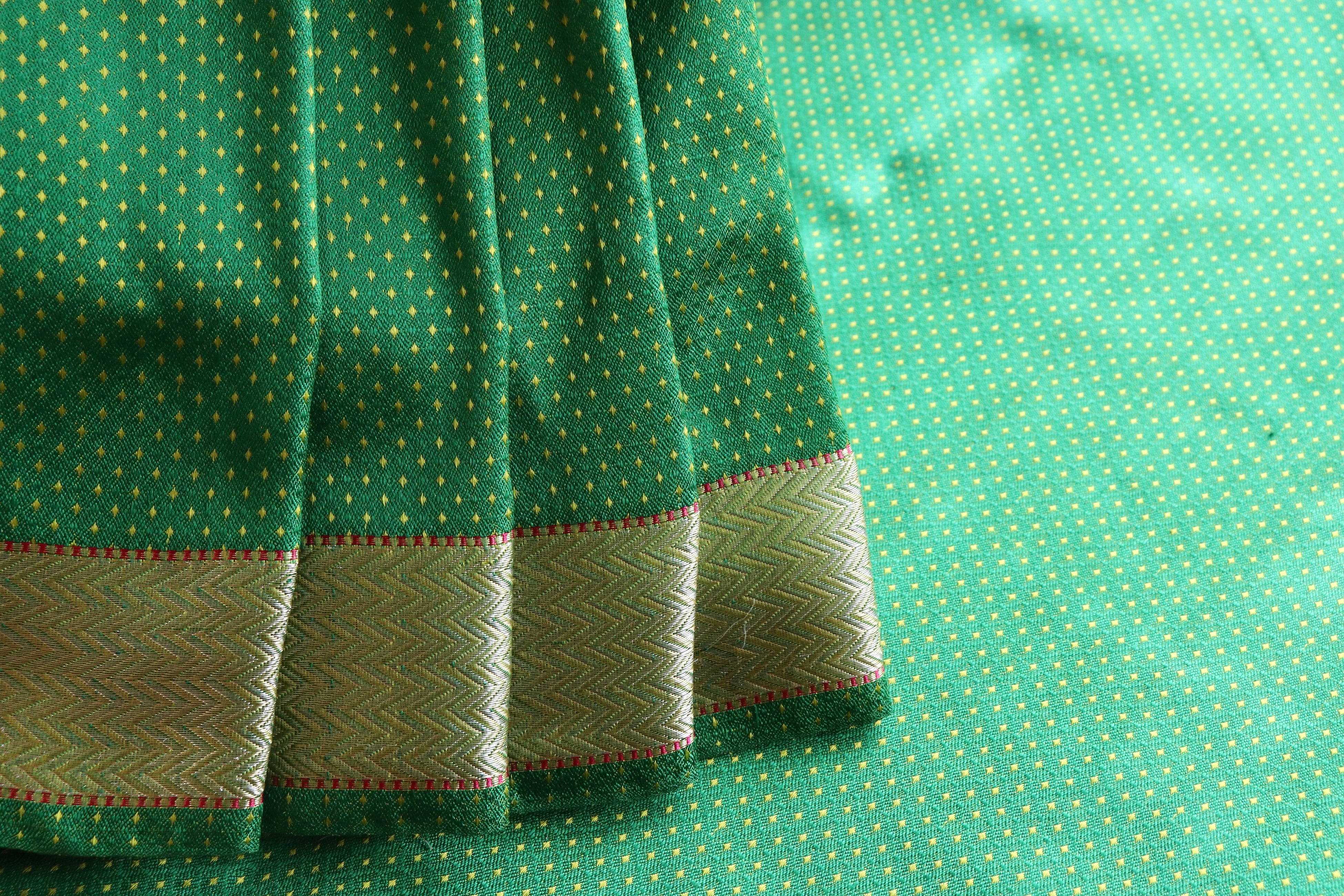 Shades Of Green Do Rukhi Resham Handwoven Banarasi Tanchoi Silk Saree