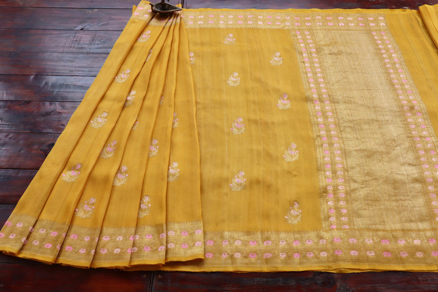Yellow Guldasta Pure Tussar Silk Handloom Banarasi Saree