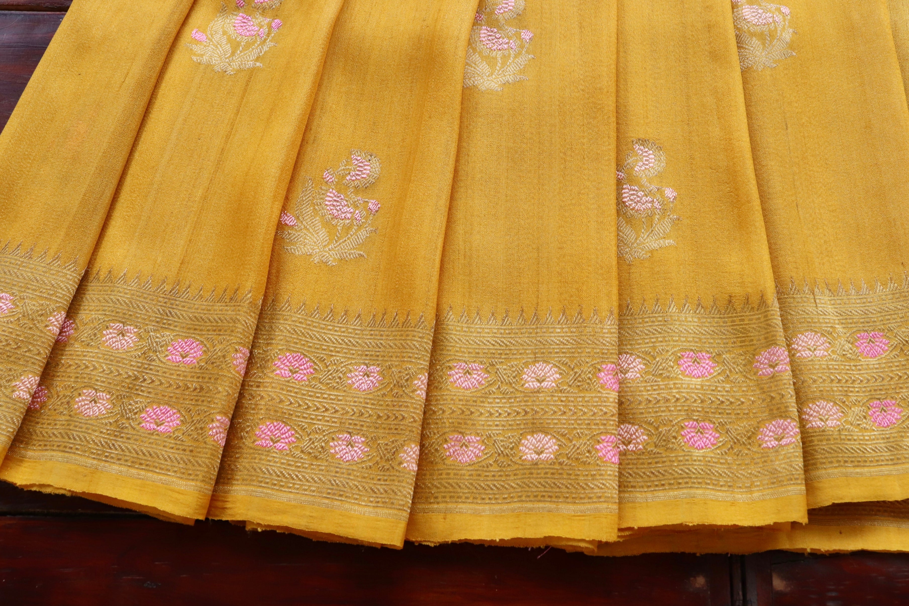 Yellow Guldasta Pure Tussar Silk Handloom Banarasi Saree