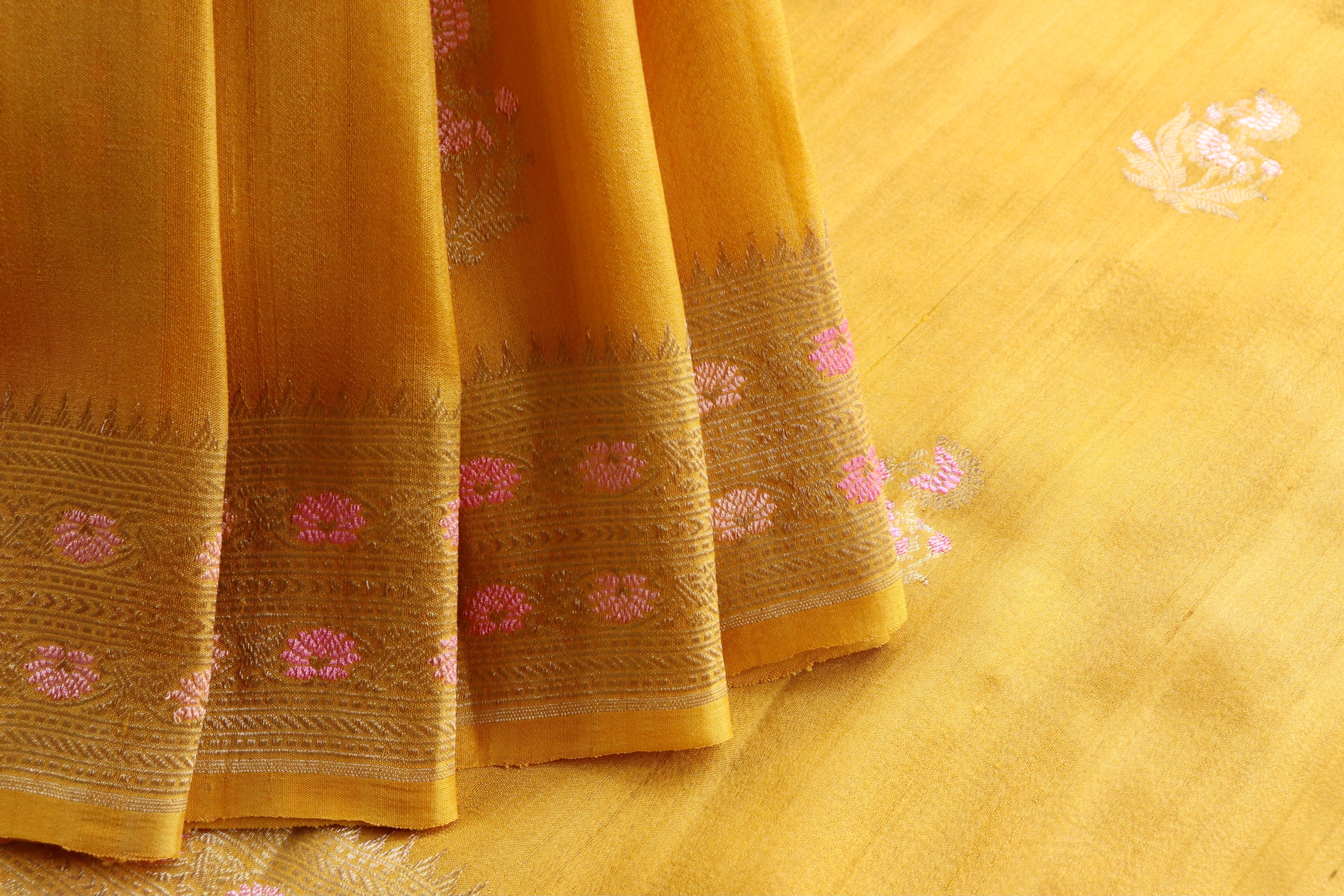 Yellow Guldasta Pure Tussar Silk Handloom Banarasi Saree
