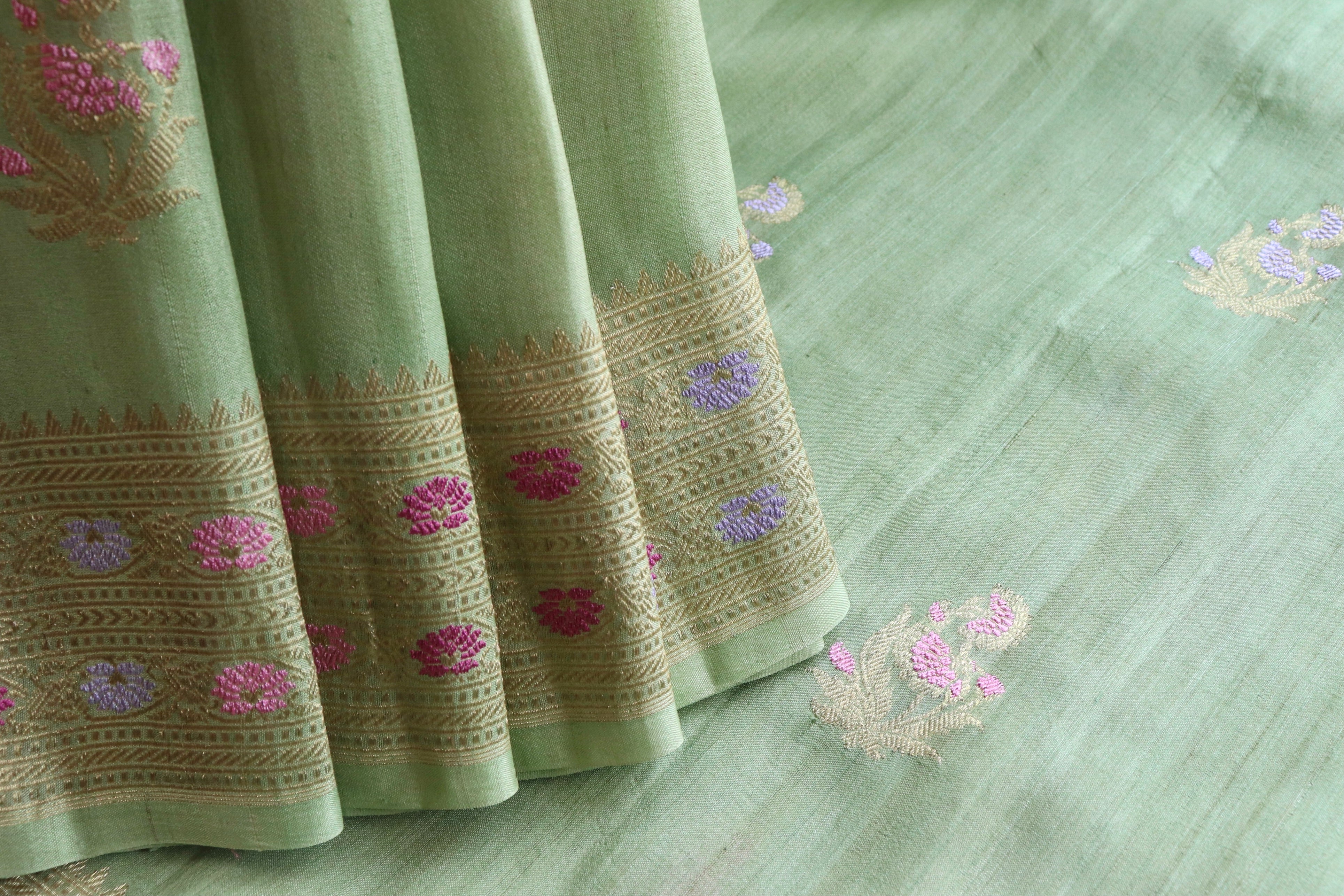 Green Guldasta Pure Tussar Silk Handloom Banarasi Saree