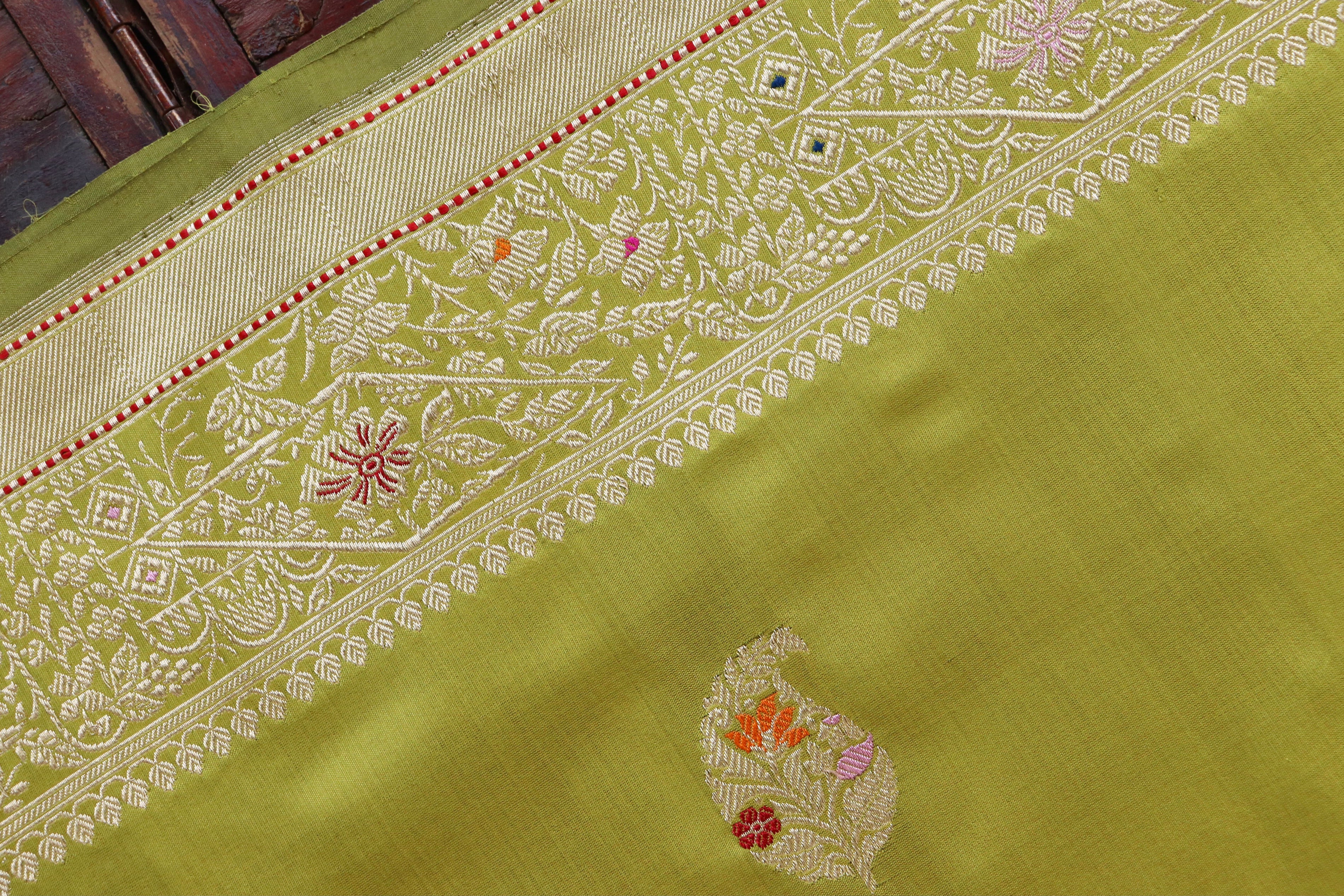 Pear Green Kairy Pure Silk Handloom Banarasi Saree