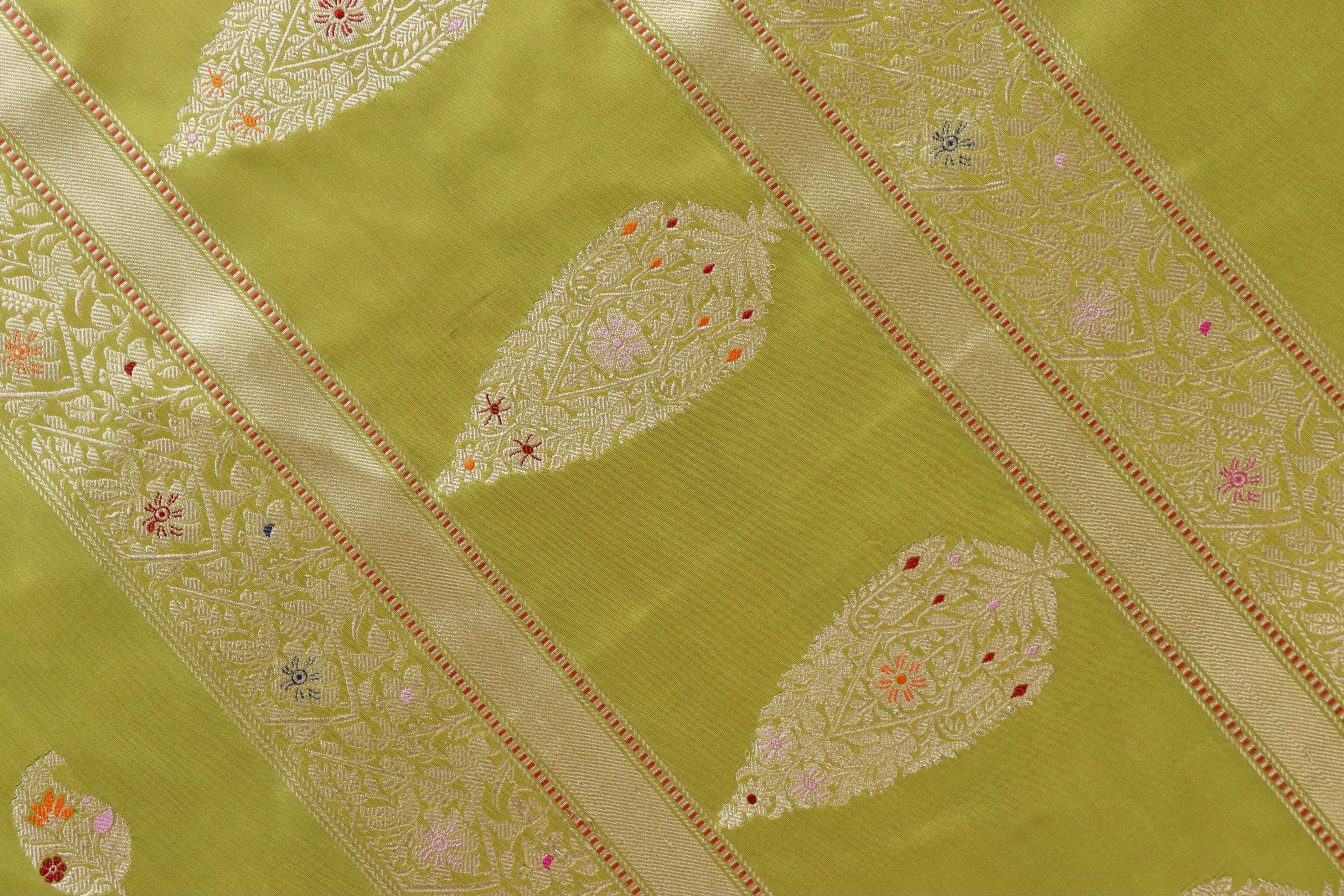 Pear Green Kairy Pure Silk Handloom Banarasi Saree