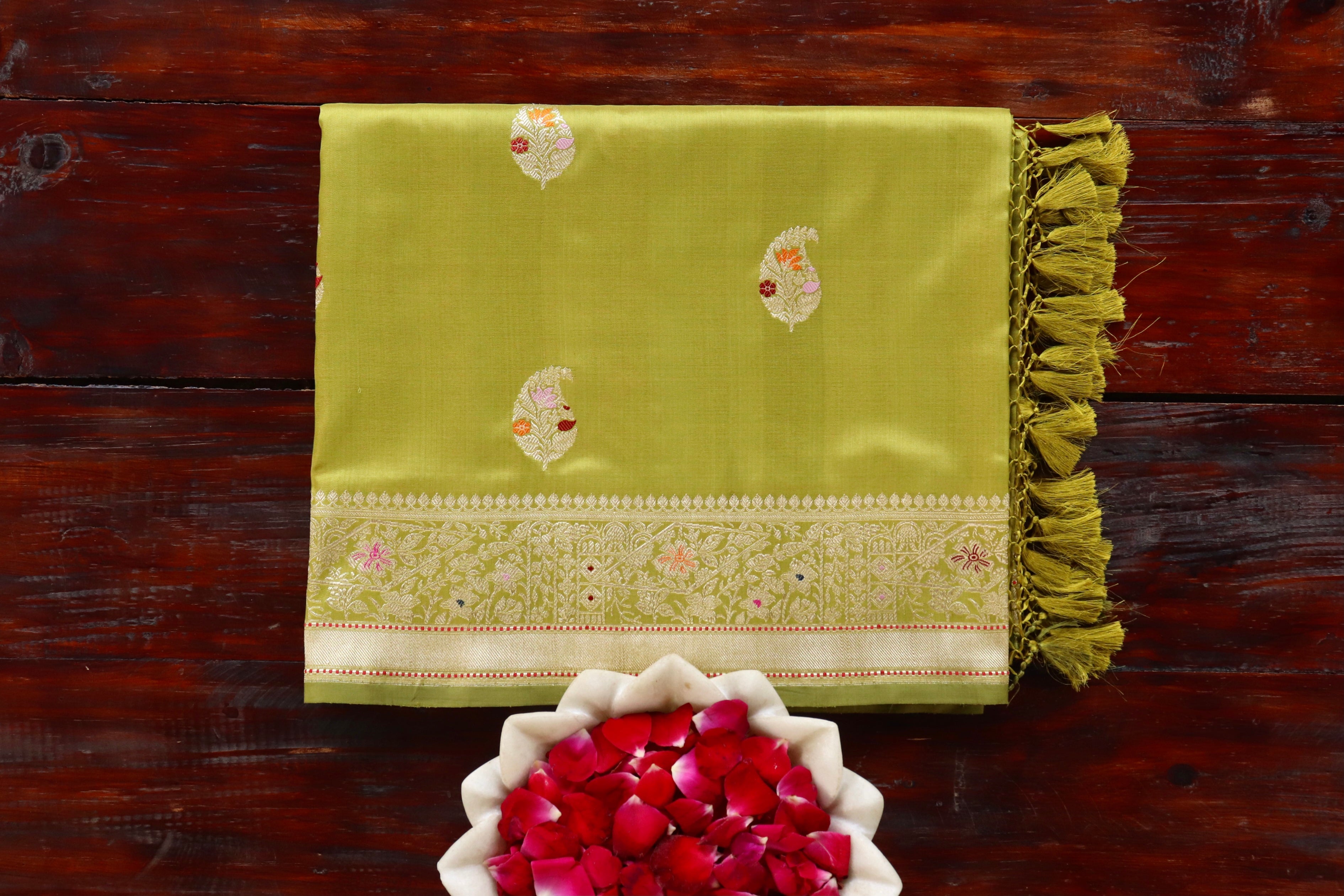 Pear Green Kairy Pure Silk Handloom Banarasi Saree