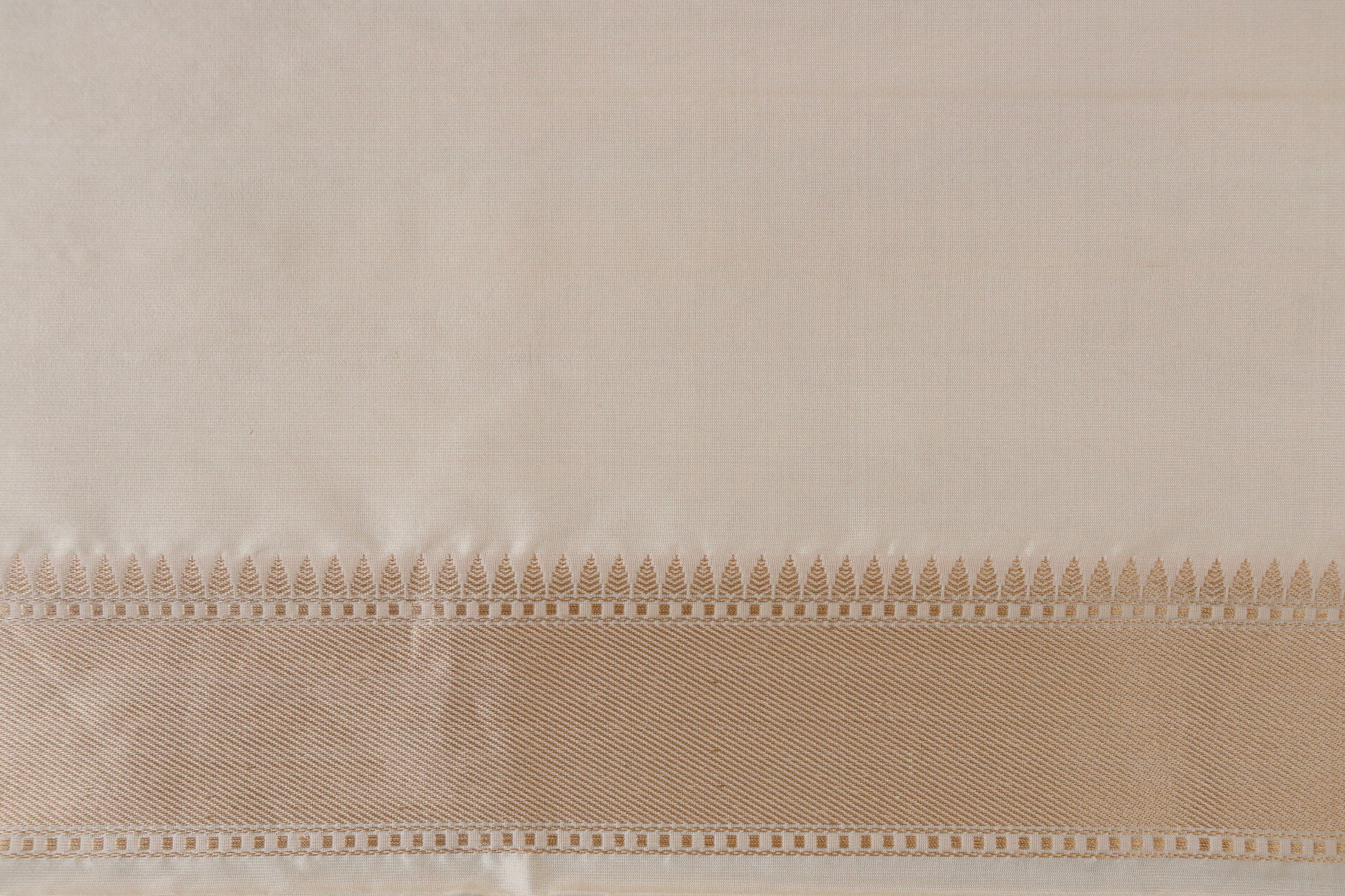 Ivory Meenadar Kadhua  Pure Silk Handloom Banarasi Saree