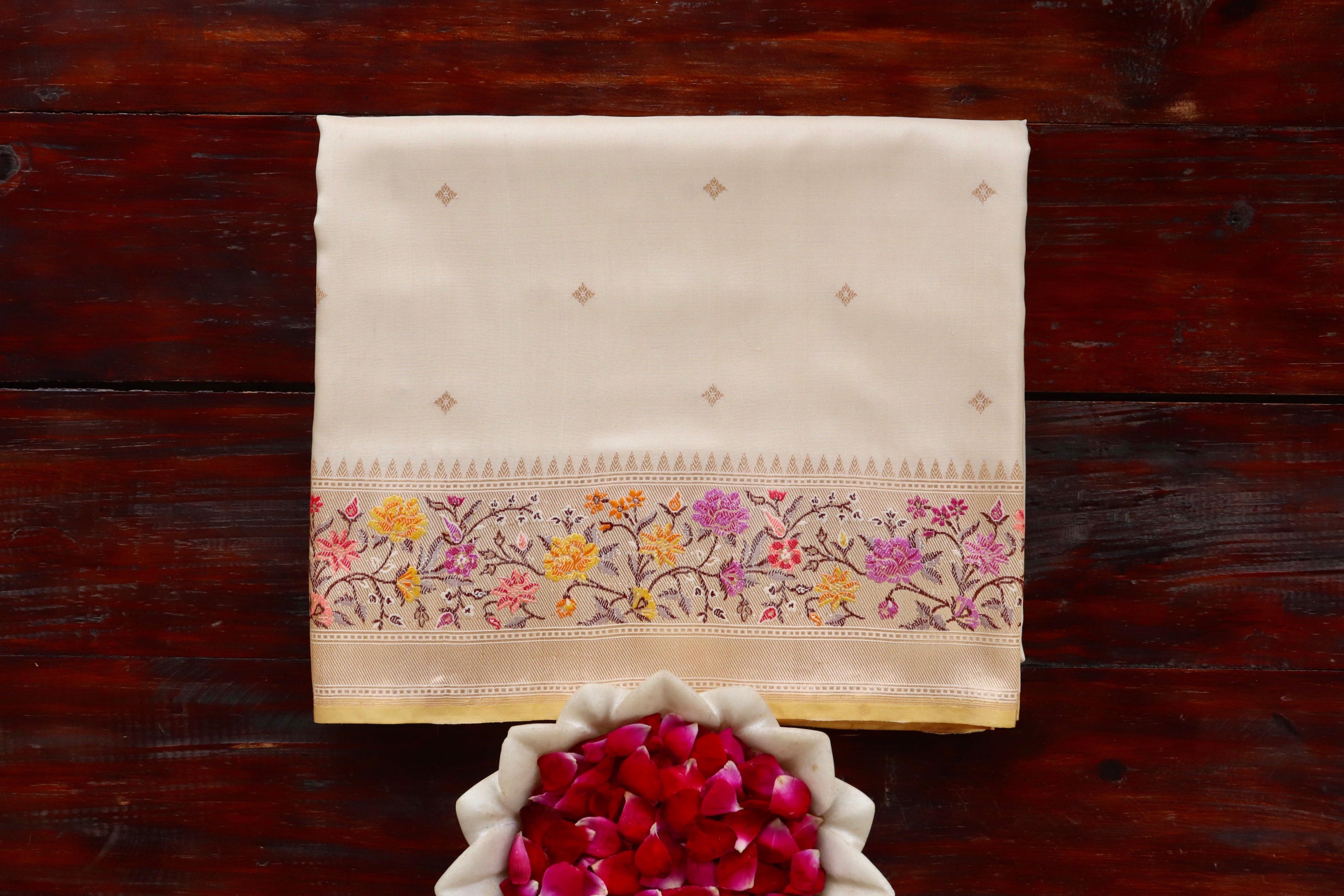 Ivory Meenadar Kadhua  Pure Silk Handloom Banarasi Saree