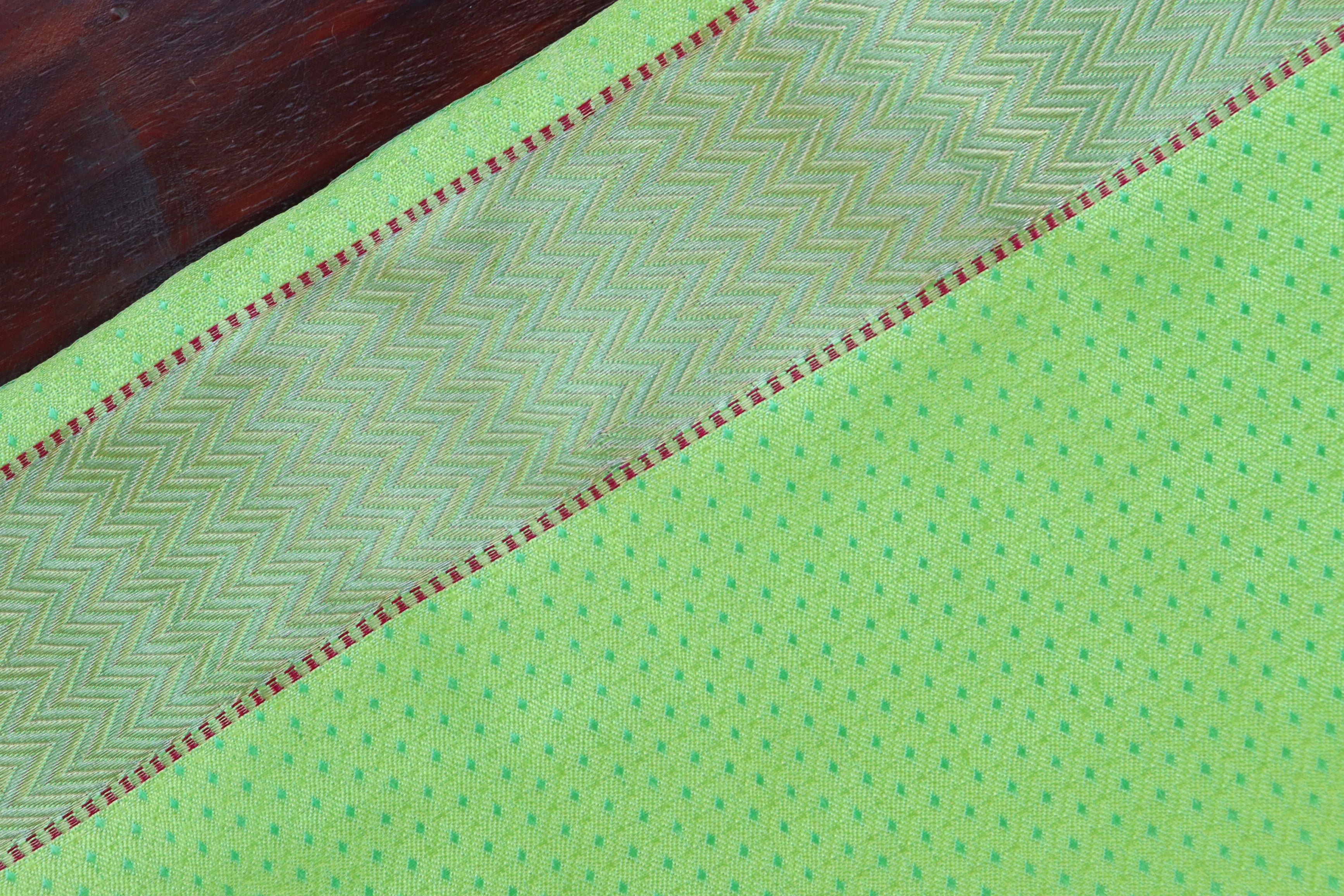 Green Do Rukhi Resham Handwoven Banarasi Tanchoi Silk Saree