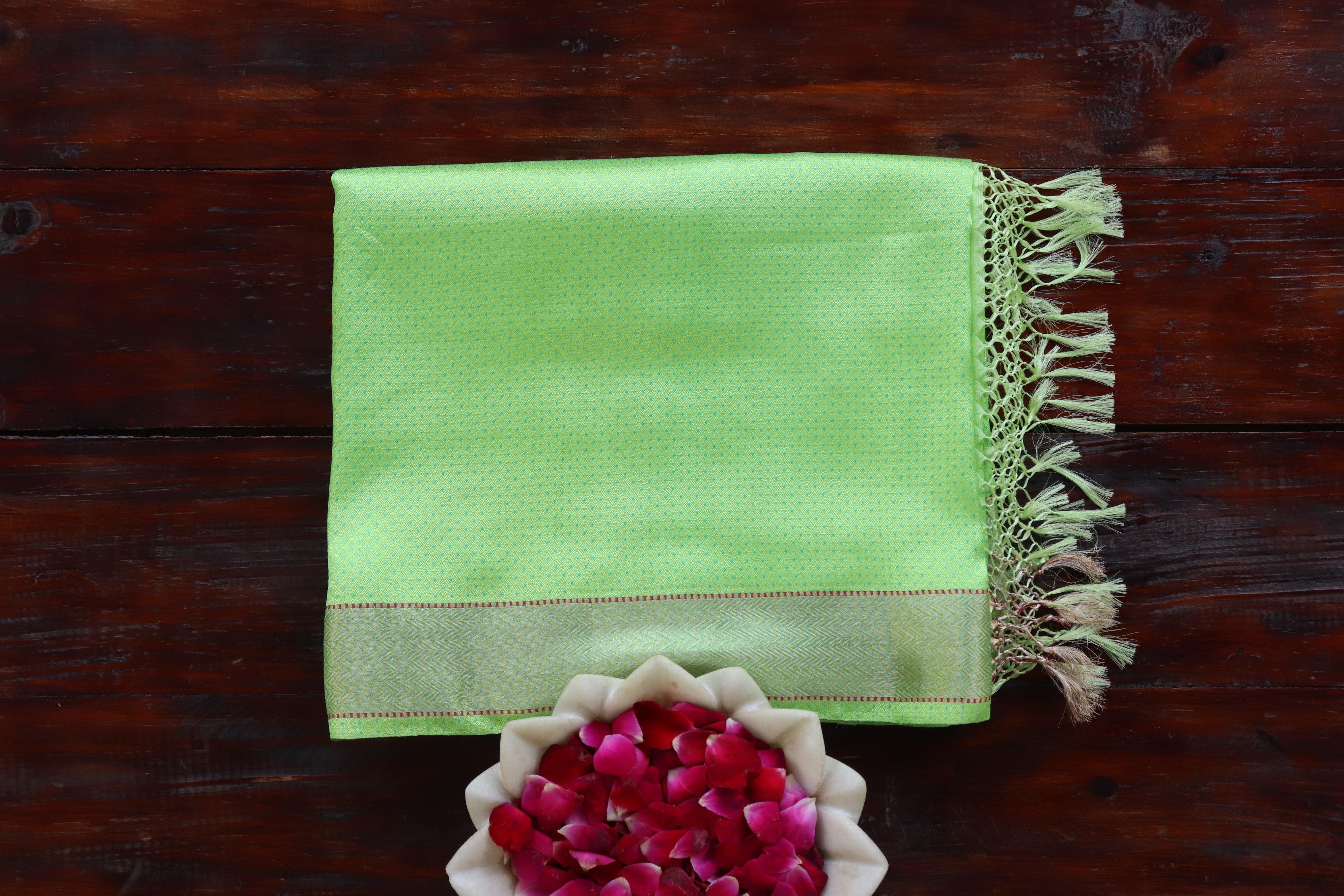 Green Do Rukhi Resham Handwoven Banarasi Tanchoi Silk Saree