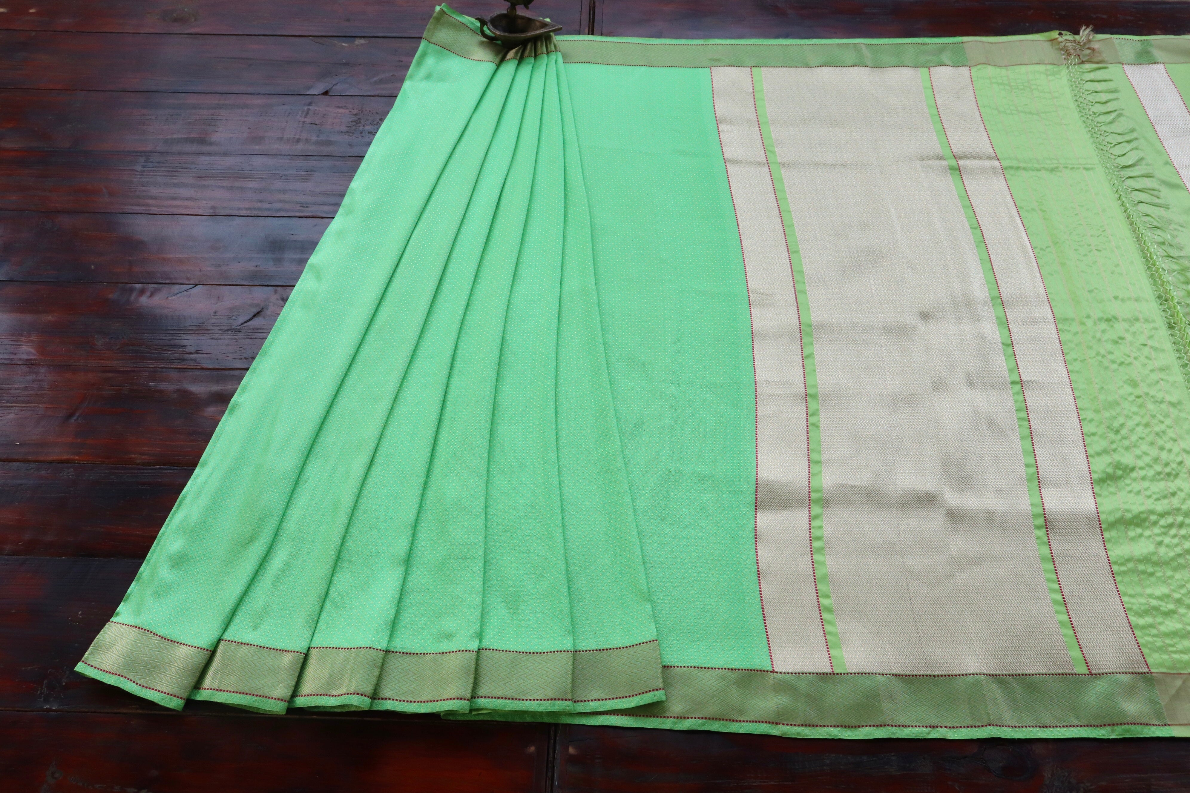 Green Do Rukhi Resham Handwoven Banarasi Tanchoi Silk Saree