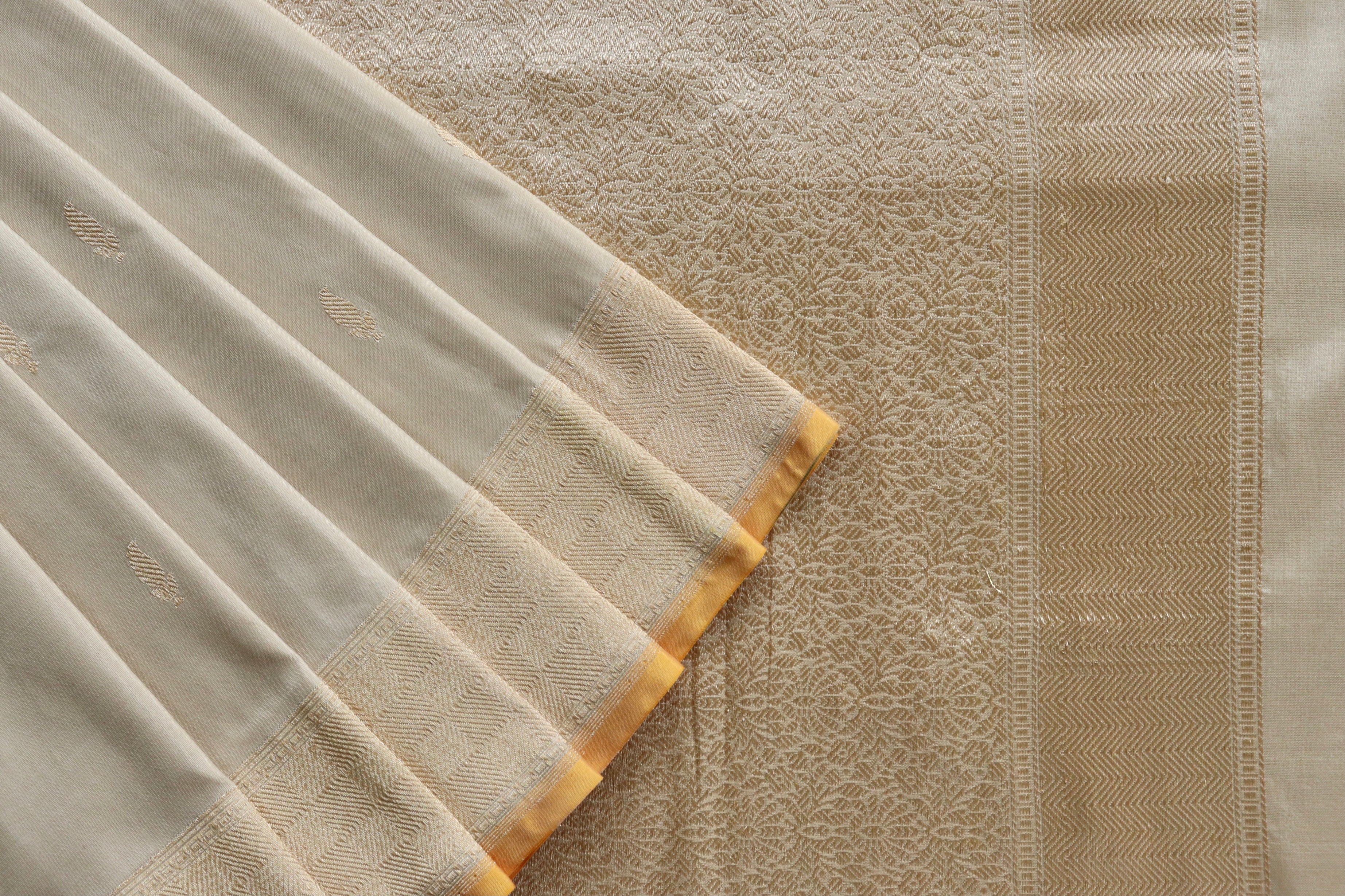 Cream Kairy Kuniya Pure Silk Handloom Banarasi Saree