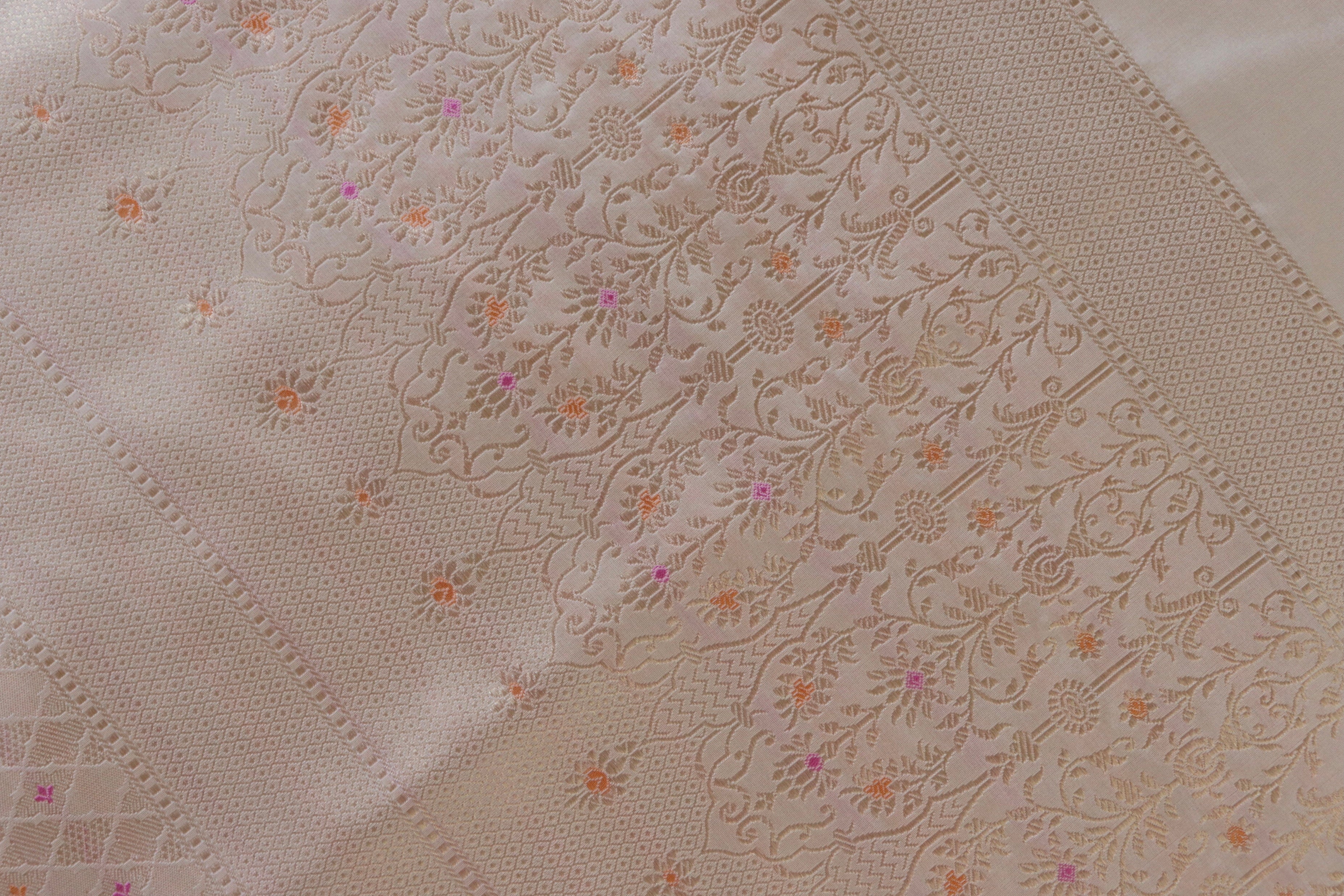 Ivory Meenadar Tanchoi Pure Silk Handloom Banarasi Saree