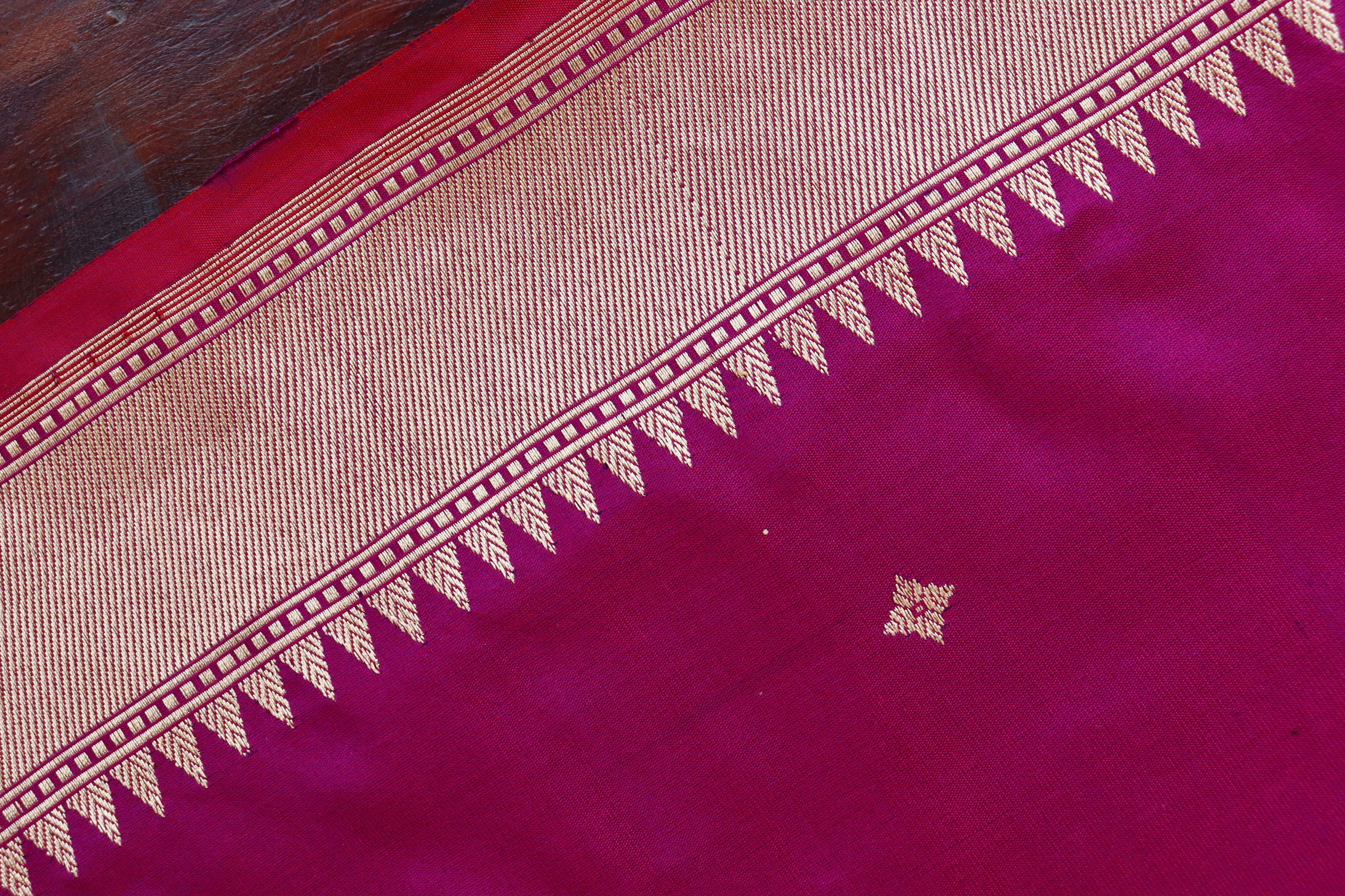 Magenta Meenadar Kadhua  Pure Silk Handloom Banarasi Saree