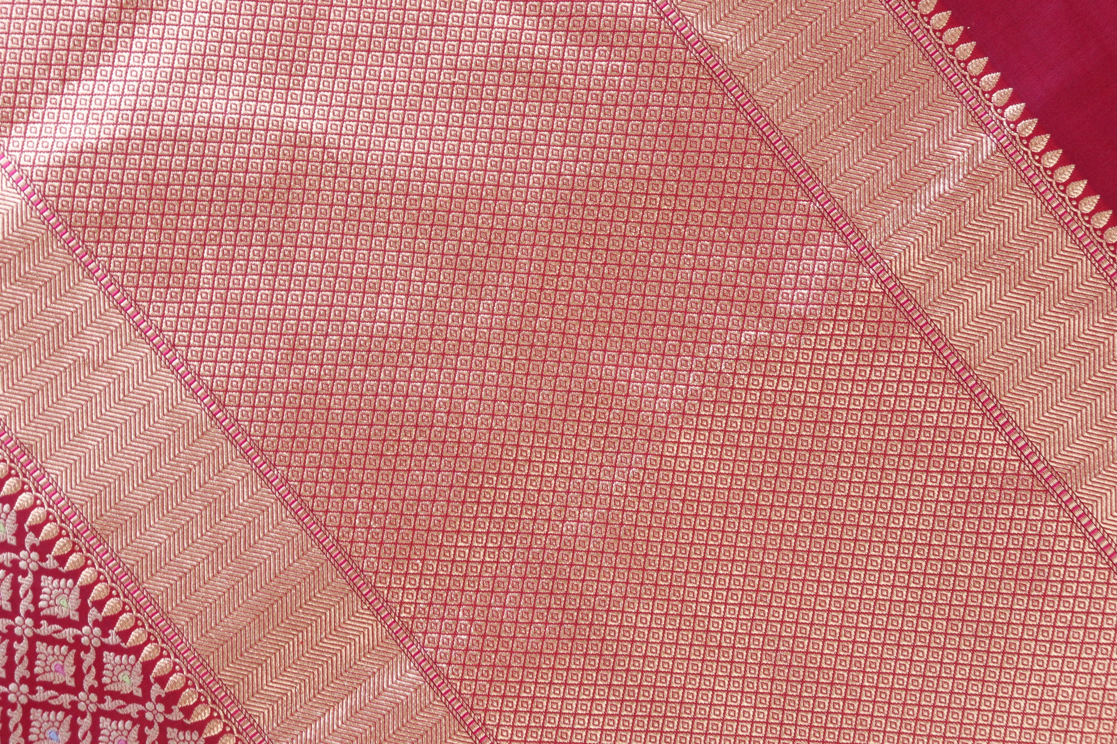 Burgundy Meenadar Tanchoi Pure Silk Handloom Banarasi Saree