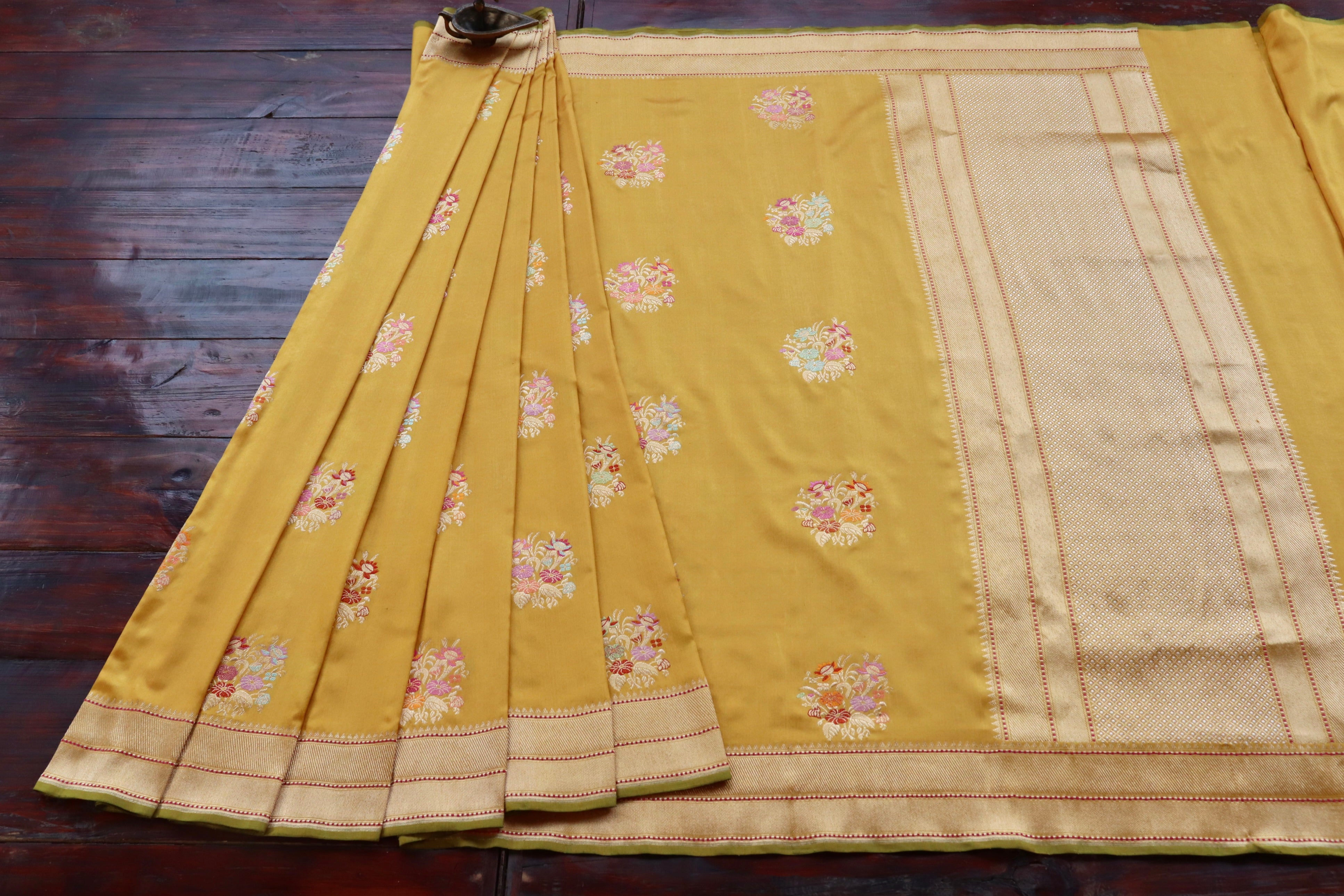 Yellow Guldasta Motif Pure Katan Silk Handloom Saree
