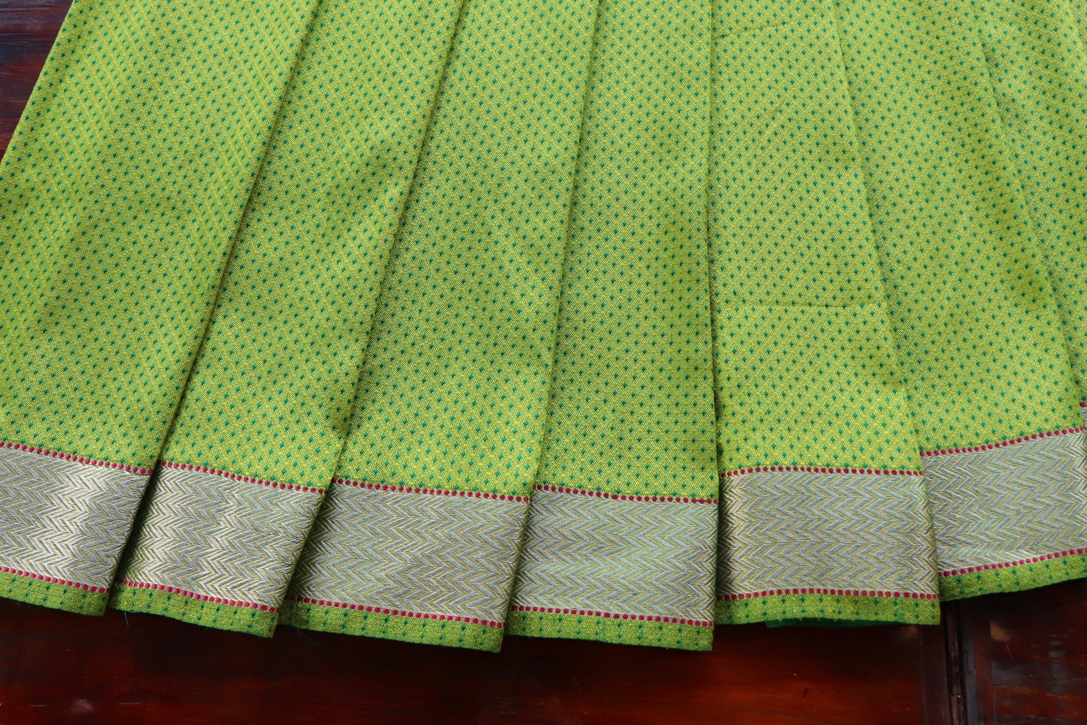 Shades Of Green Do Rukhi Resham Handwoven Banarasi Tanchoi Silk Saree
