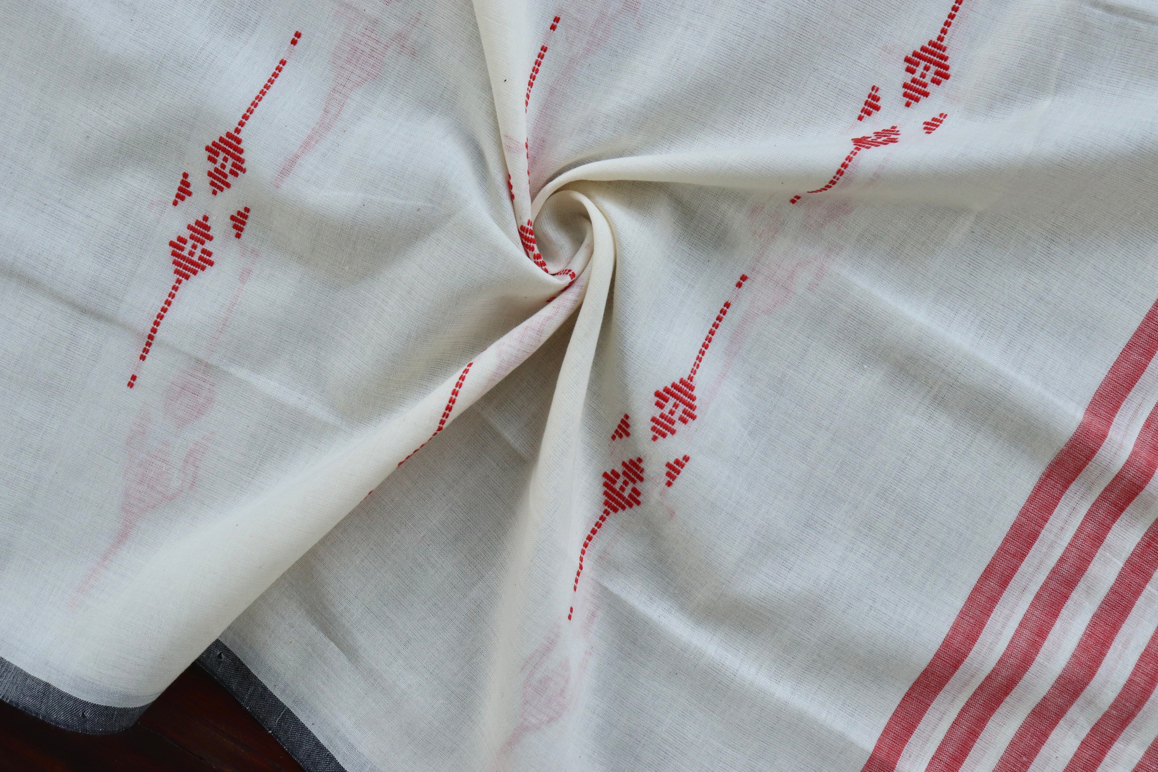 Red & White Trishul Cotton Handwoven Bavaanbuti Stole