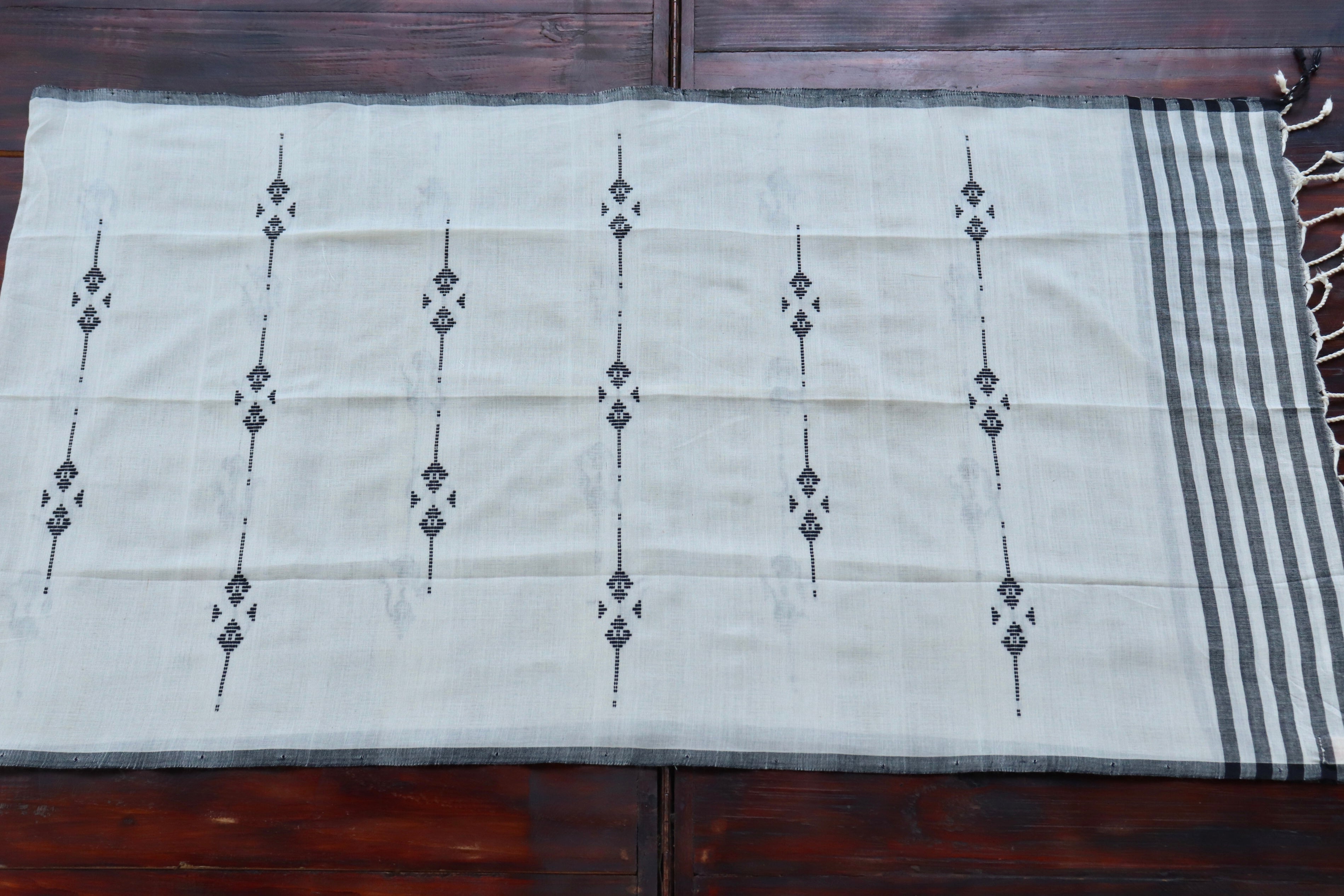 White & Black Trishul Cotton Handwoven Bavaanbuti Stole