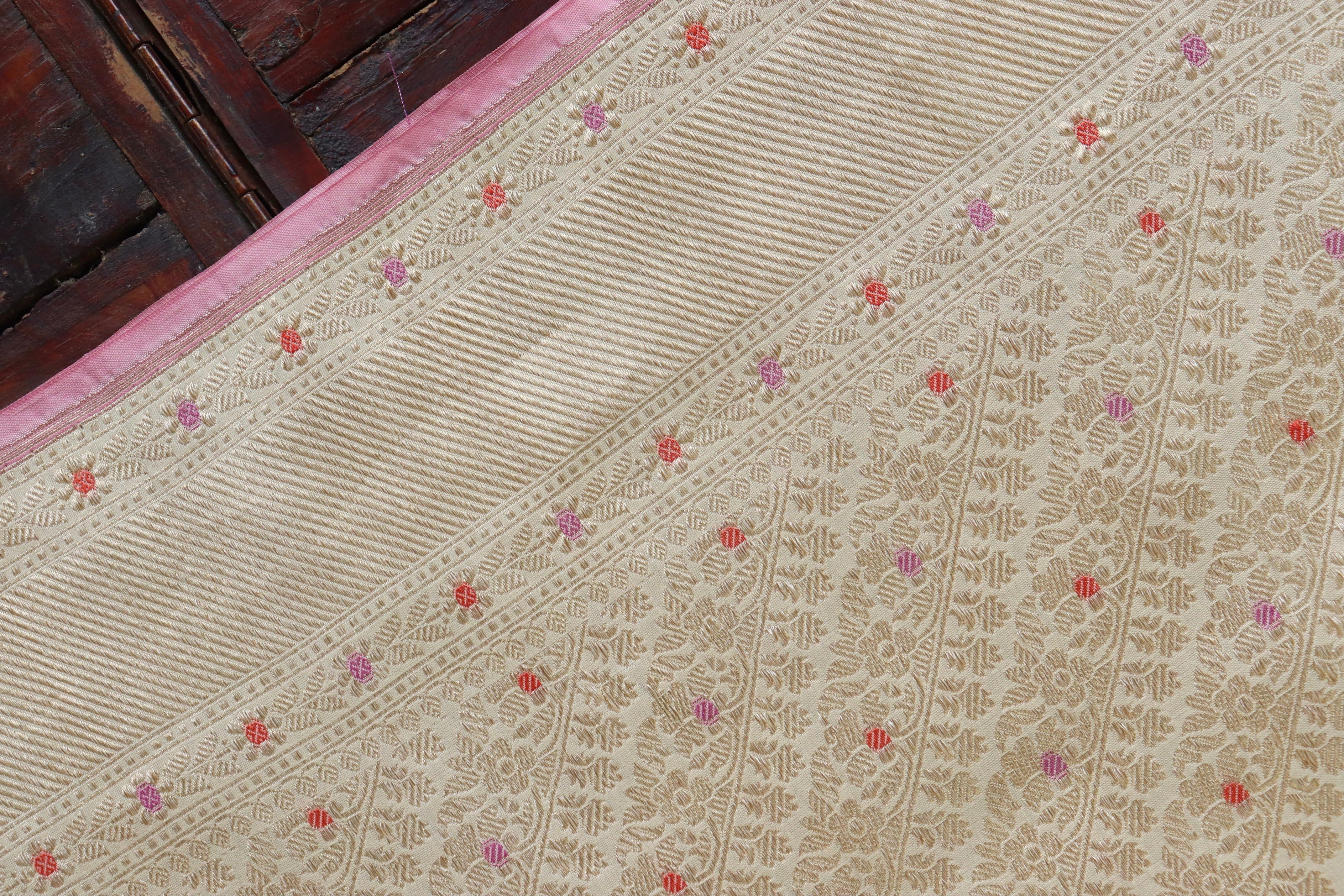 Cream Meenadar Adda Tanchoi Pure Silk Handloom Banarasi Saree