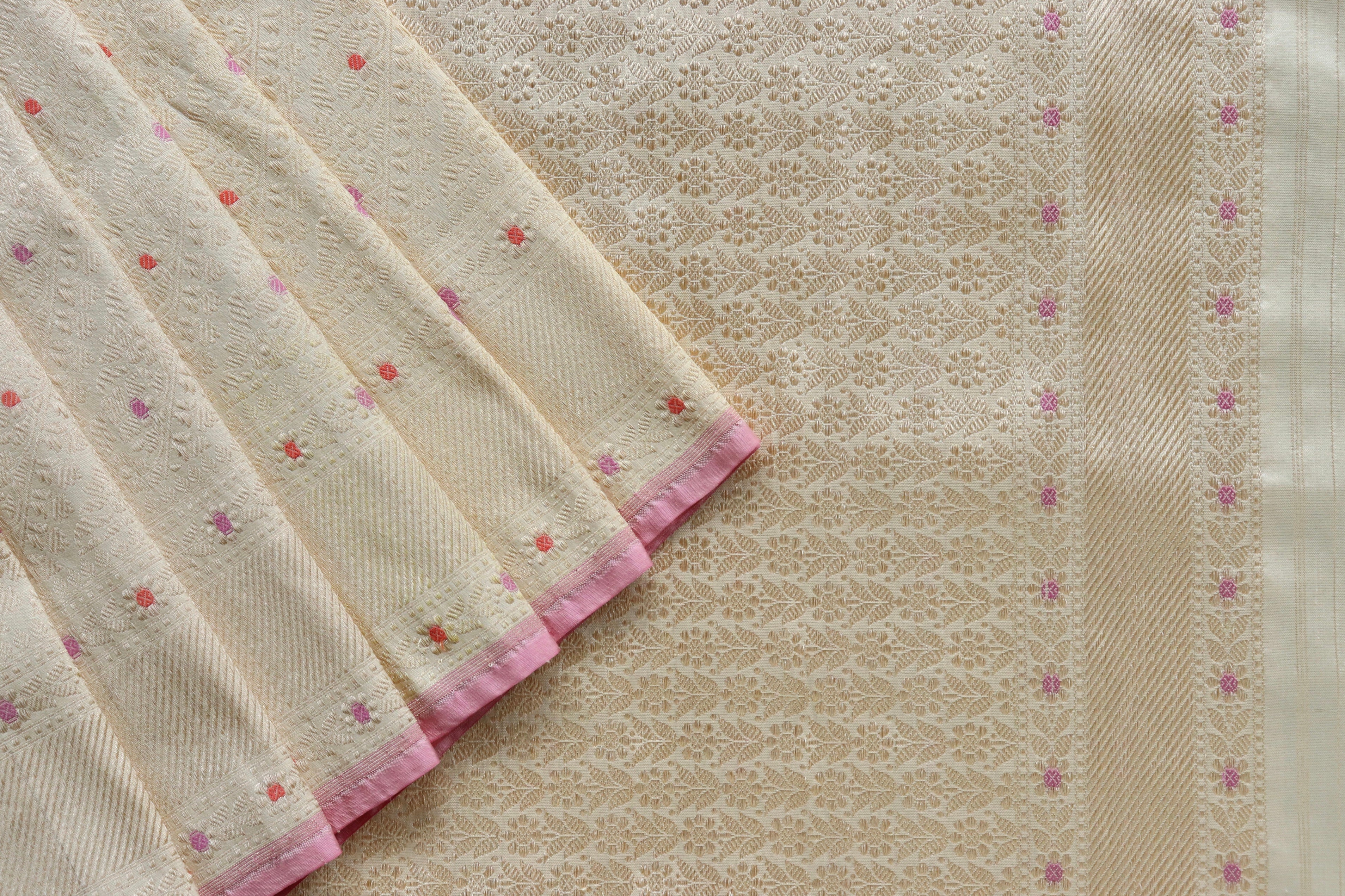 Cream Meenadar Adda Tanchoi Pure Silk Handloom Banarasi Saree