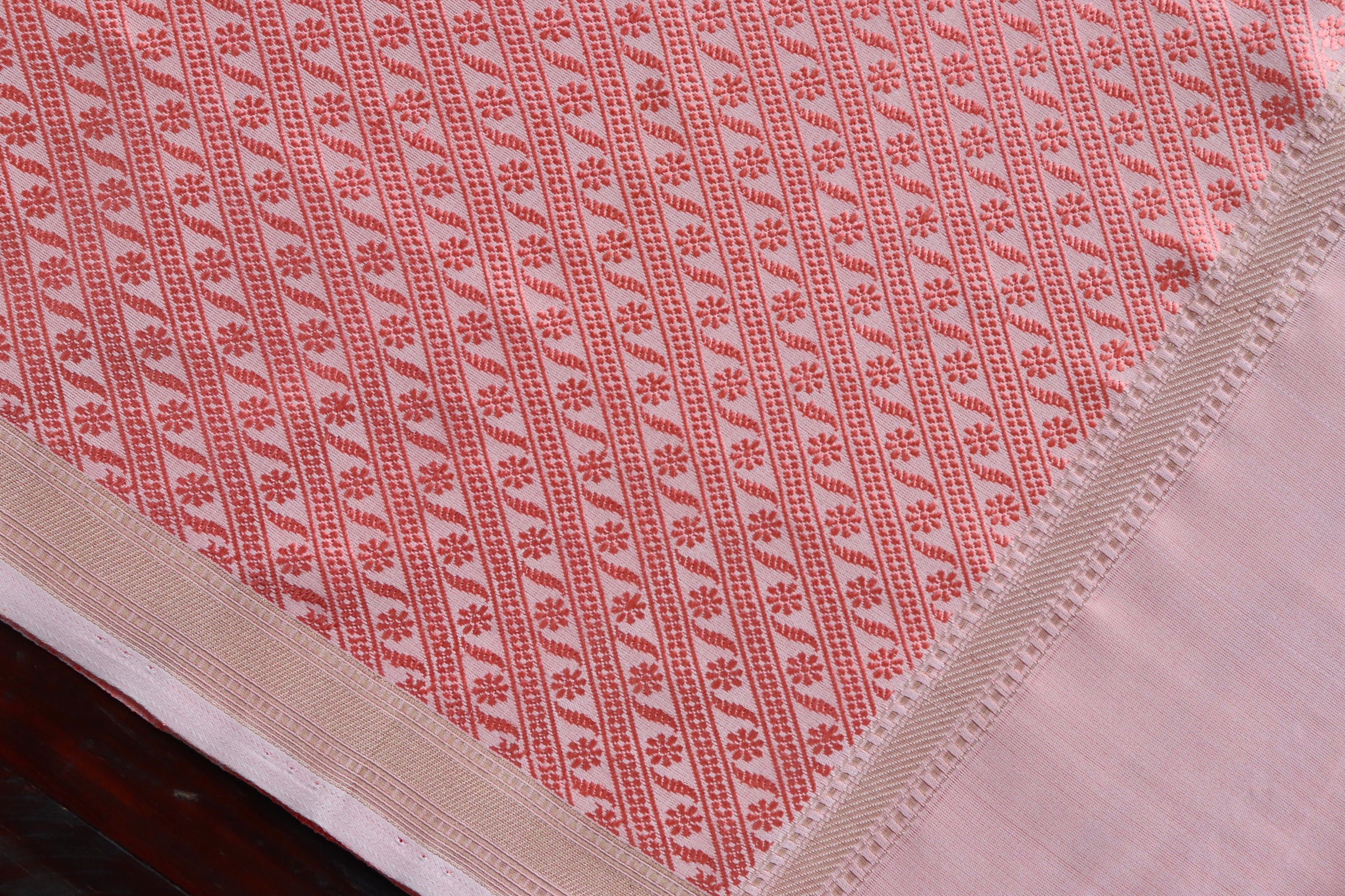 Ivory & Peach Pure Silk Handloom Banarasi Stole