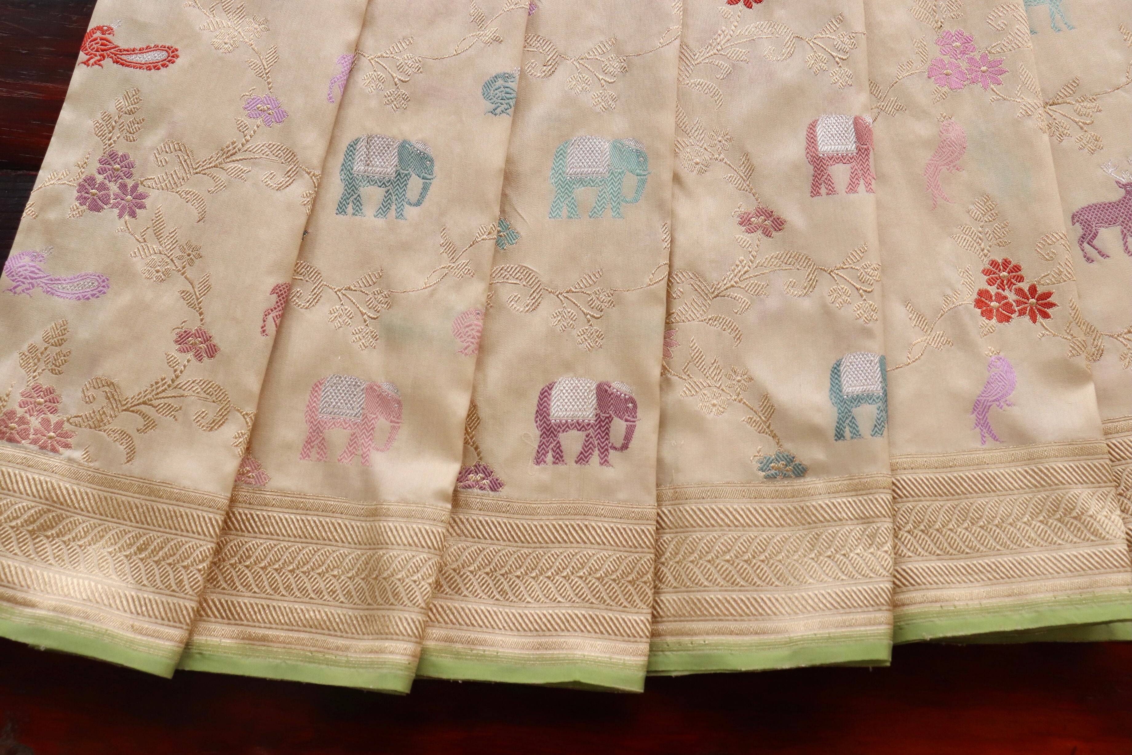 Ivory Kadhua Shikargah Pure Silk Handloom Banarasi Saree