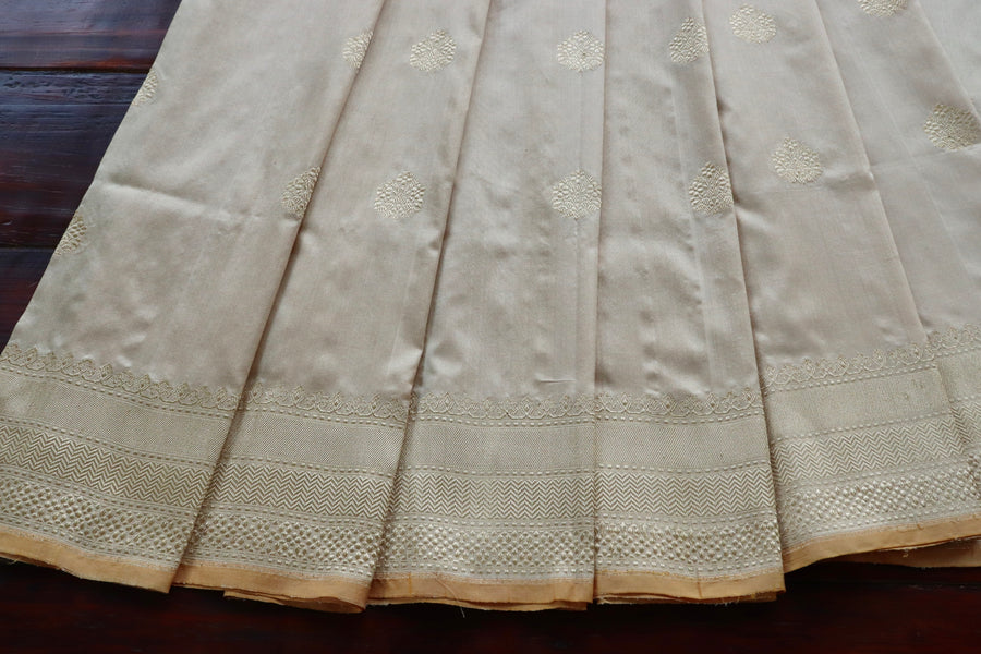 Cream Katan Silk Leaf Motif Banarasi Saree | Stuti Weaves