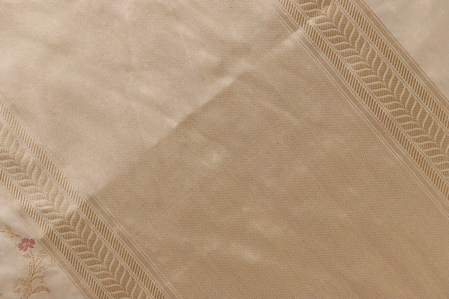 Ivory Kadhua Shikargah Pure Silk Handloom Banarasi Saree