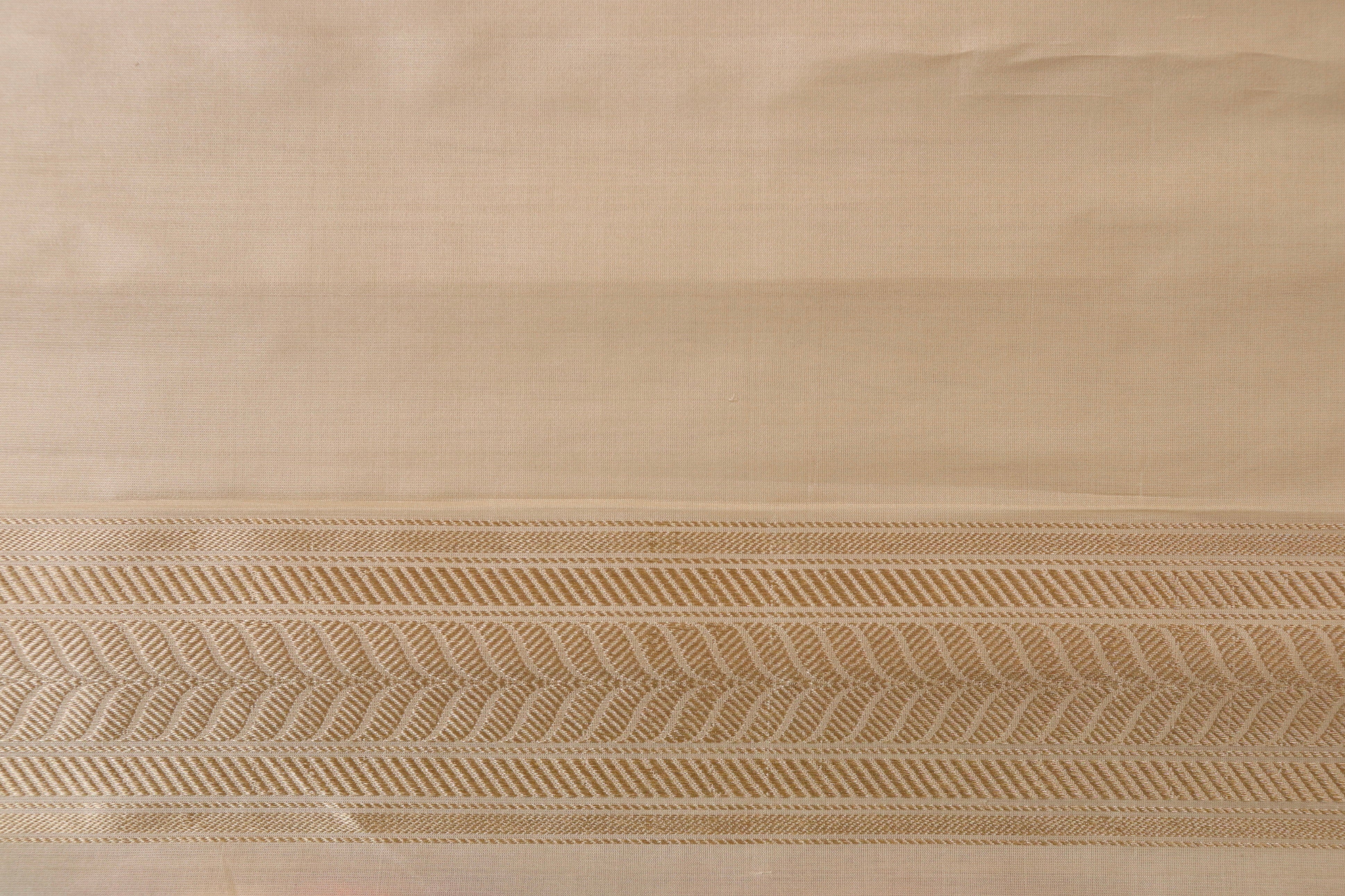 Ivory Kadhua Shikargah Pure Silk Handloom Banarasi Saree