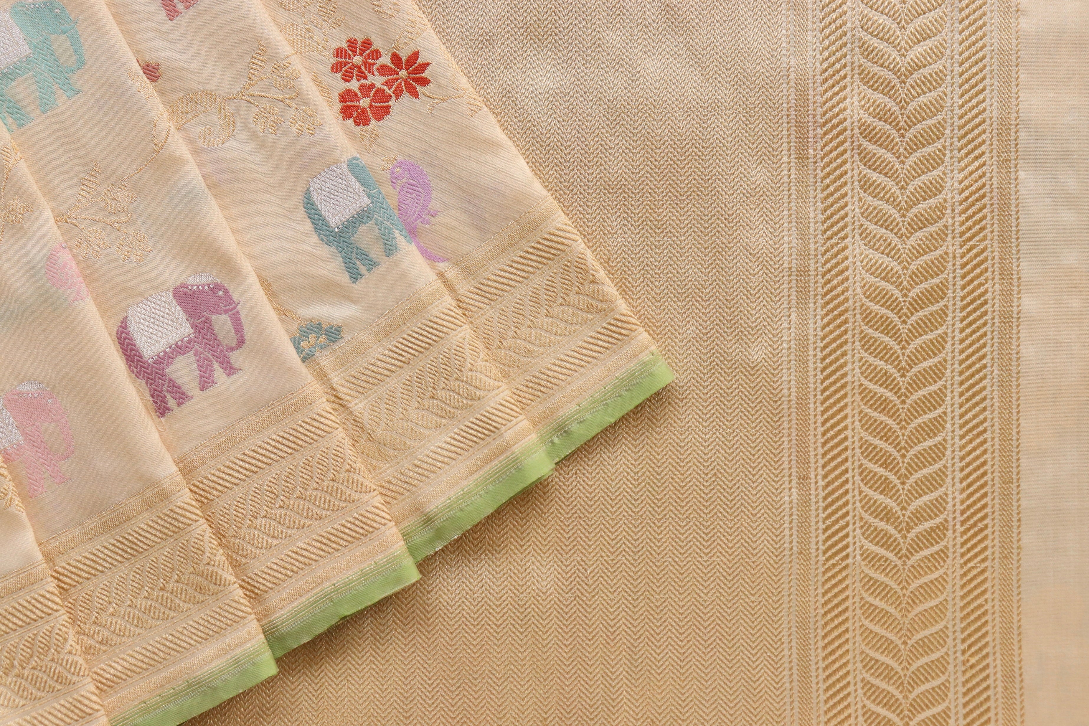 Ivory Kadhua Shikargah Pure Silk Handloom Banarasi Saree