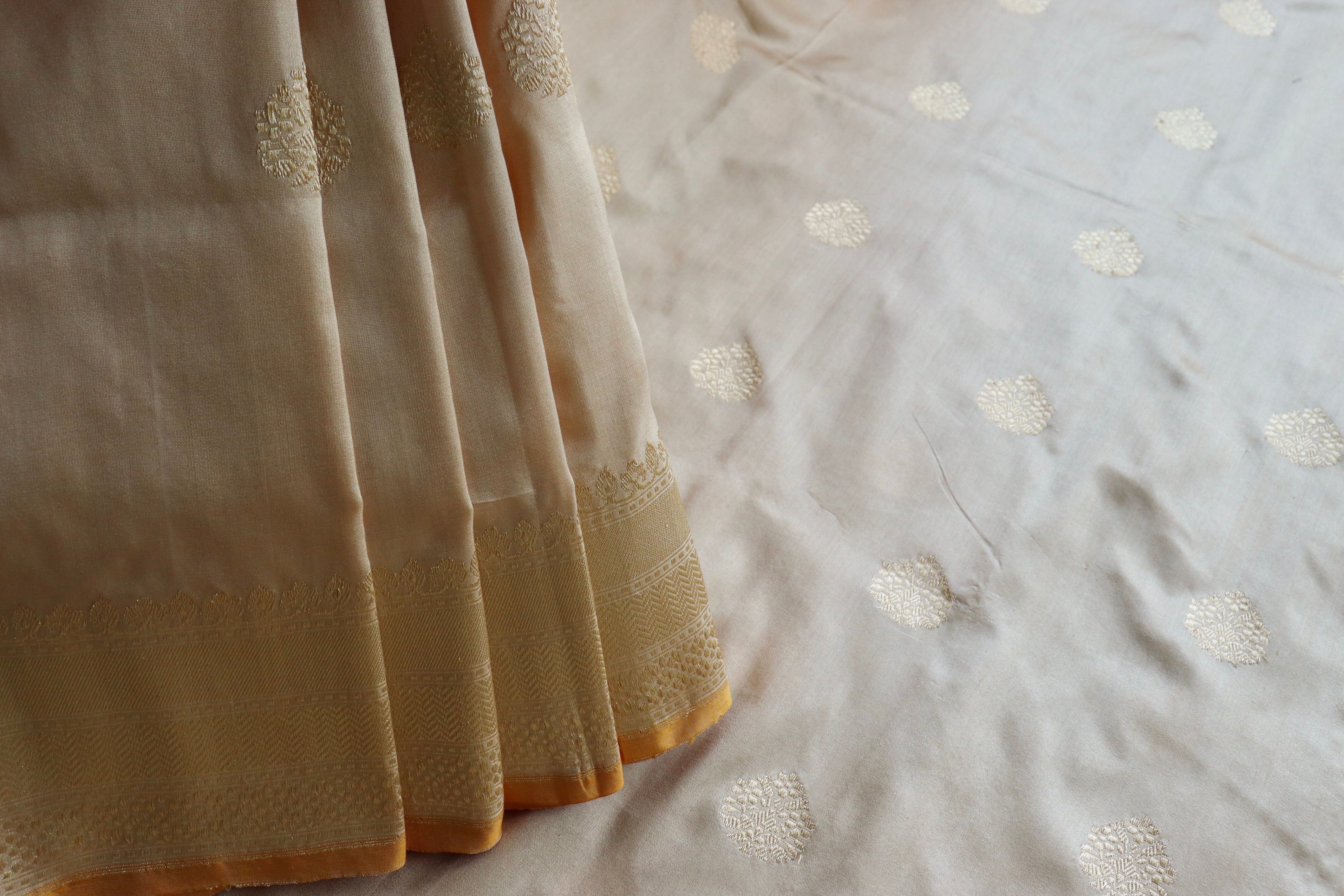 Cream Katan Silk Leaf Motif Handloom Banarasi Saree