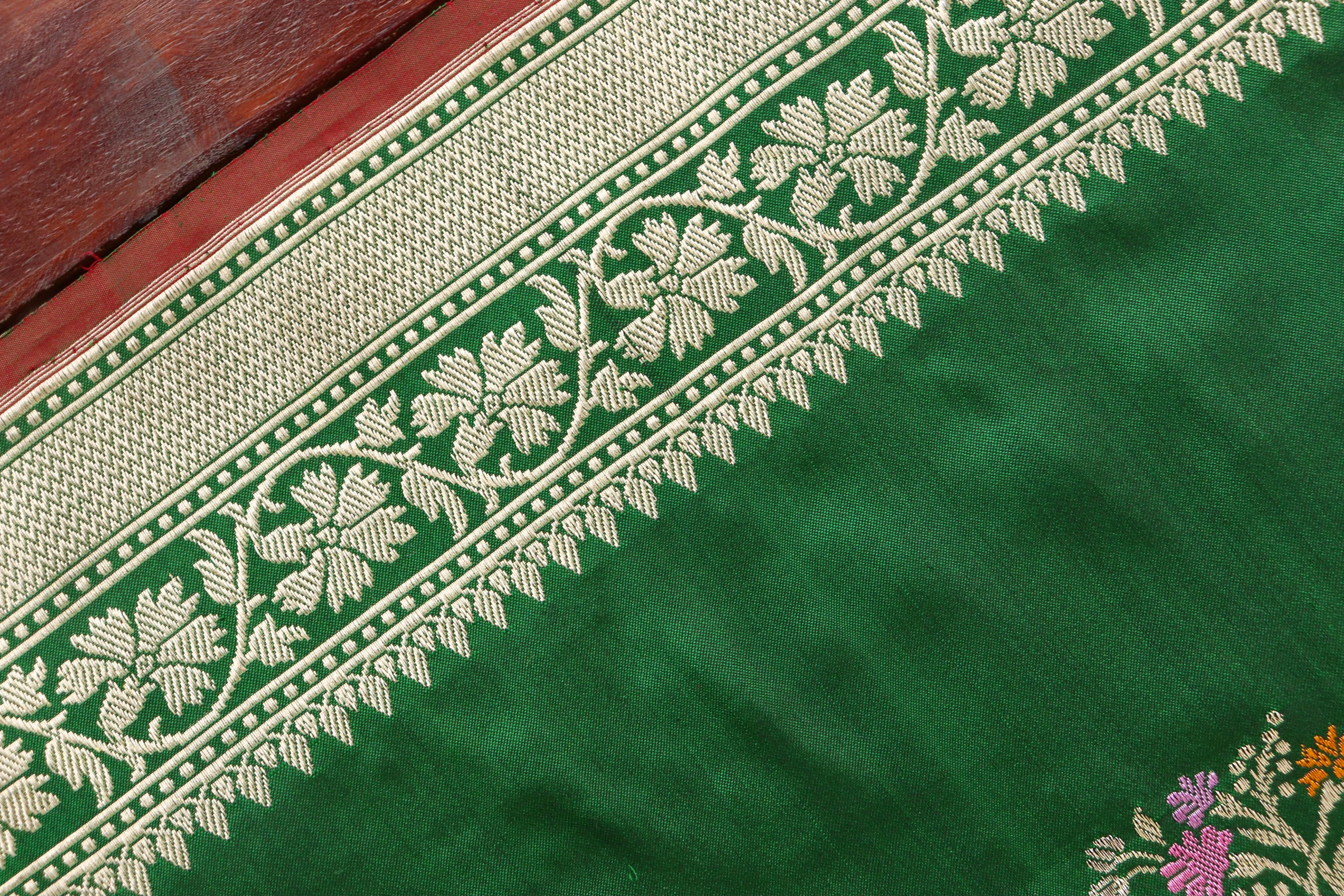 Green Guldasta Motif Pure Katan Silk Handloom Saree