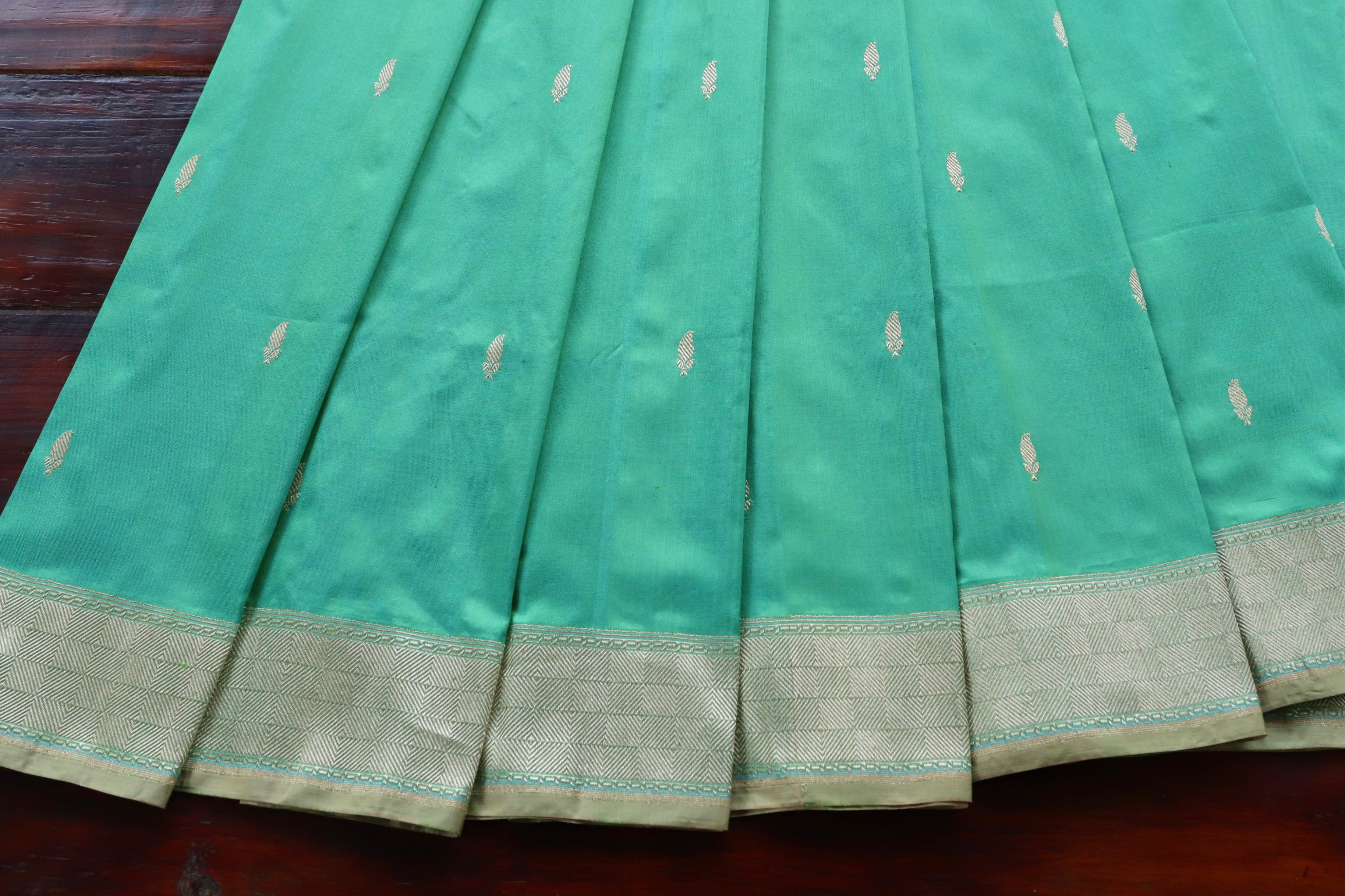 Sea Green Kairy Kuniya Pure Silk Handloom Banarasi Saree