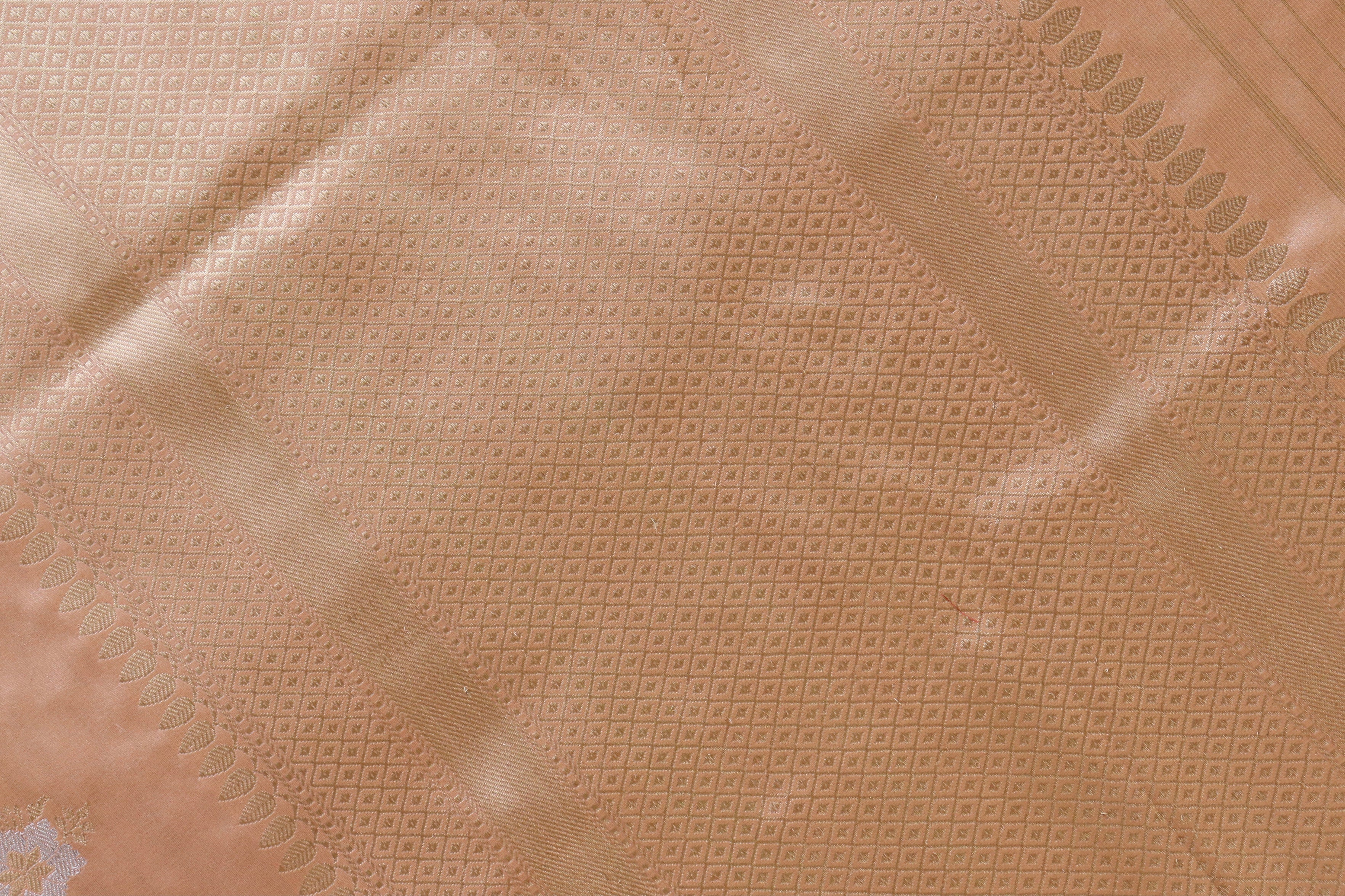 Peach Meenadar Motif Pure Silk Handloom Banarasi Saree