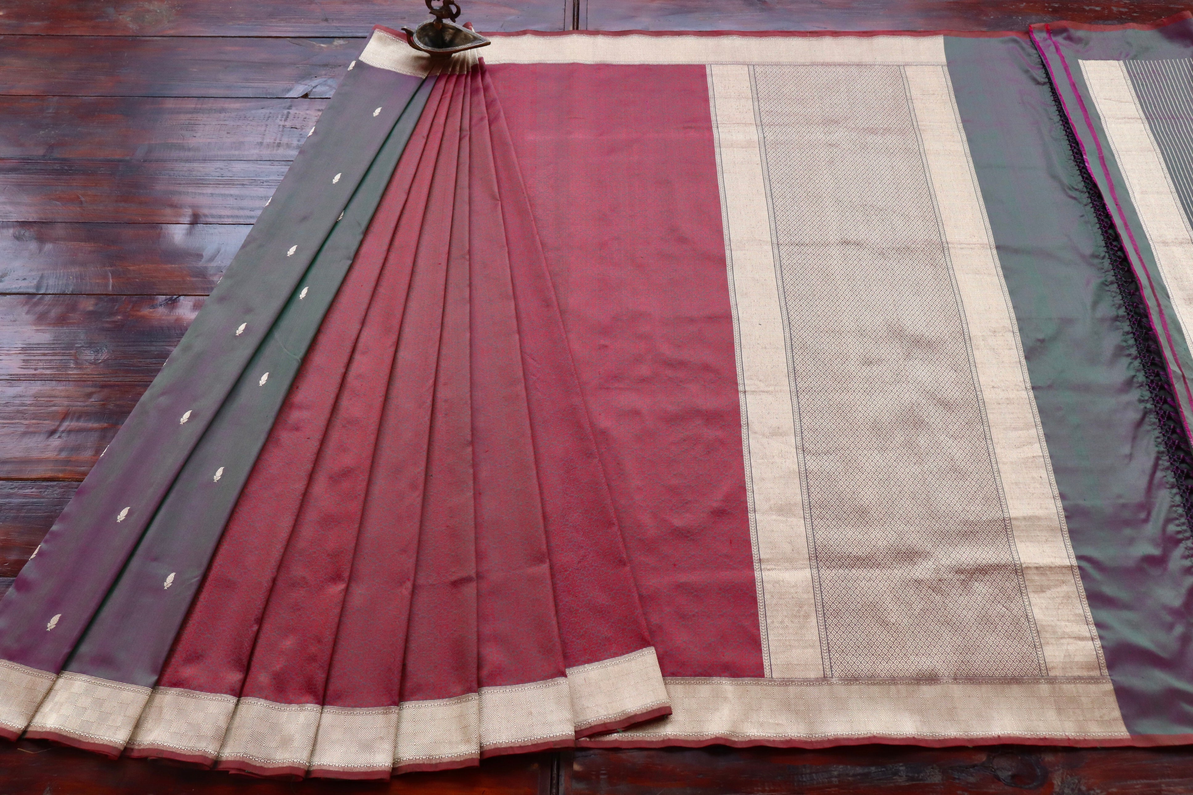 Plum Kairy Kuniya Pure Silk Handloom Banarasi Saree