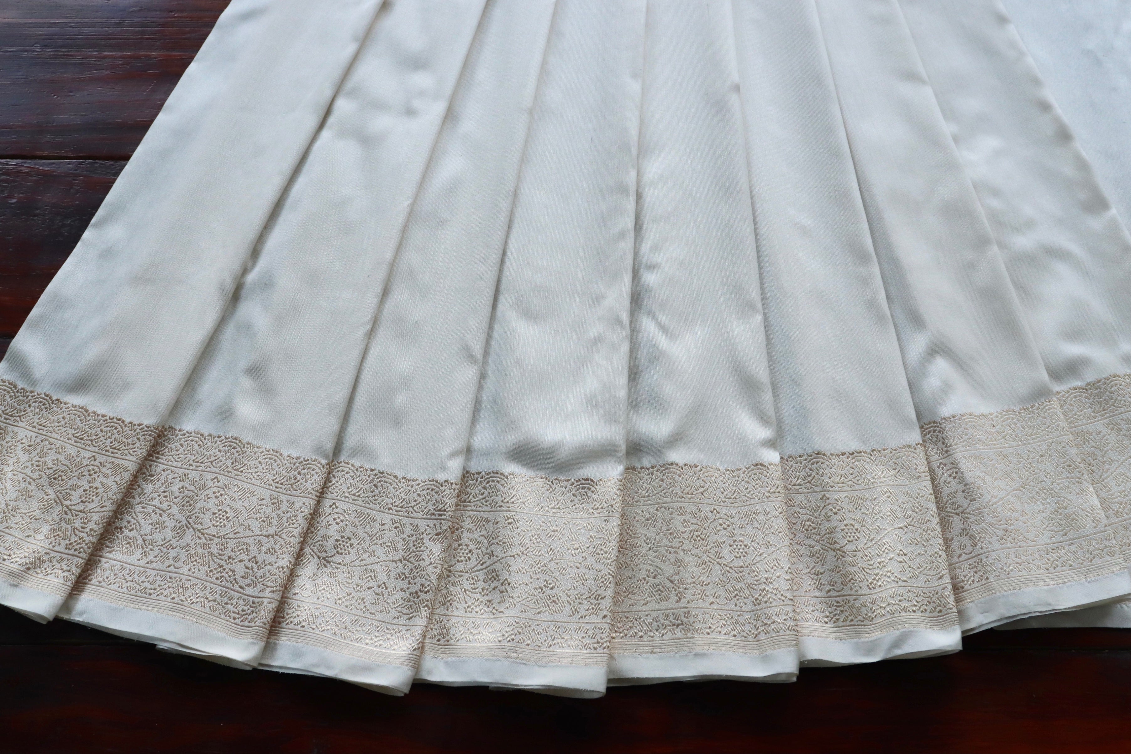 White Kuniya Pure Silk Handloom Banarasi Saree