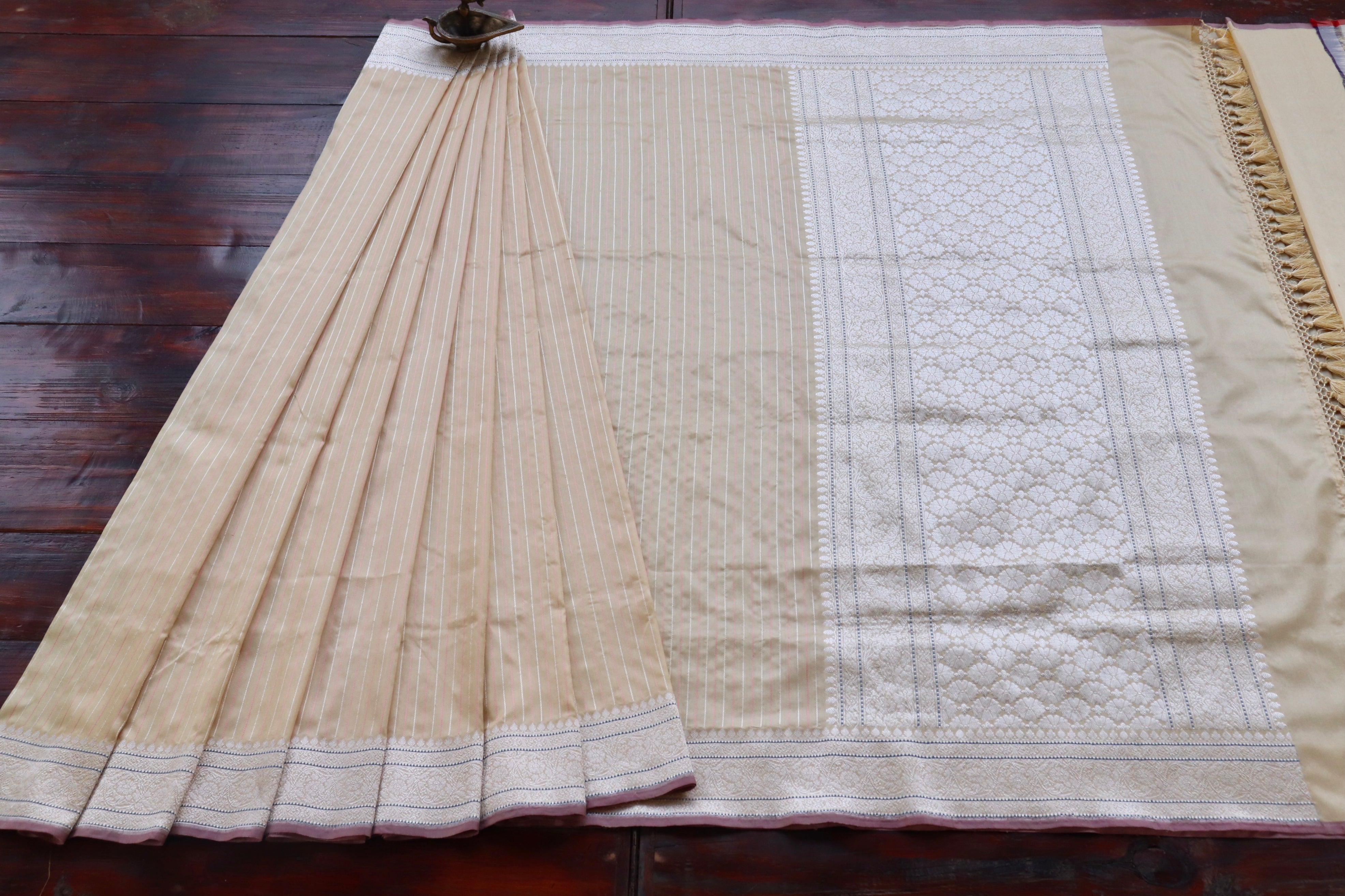 Cream Handloom Banarasi Silk Saree
