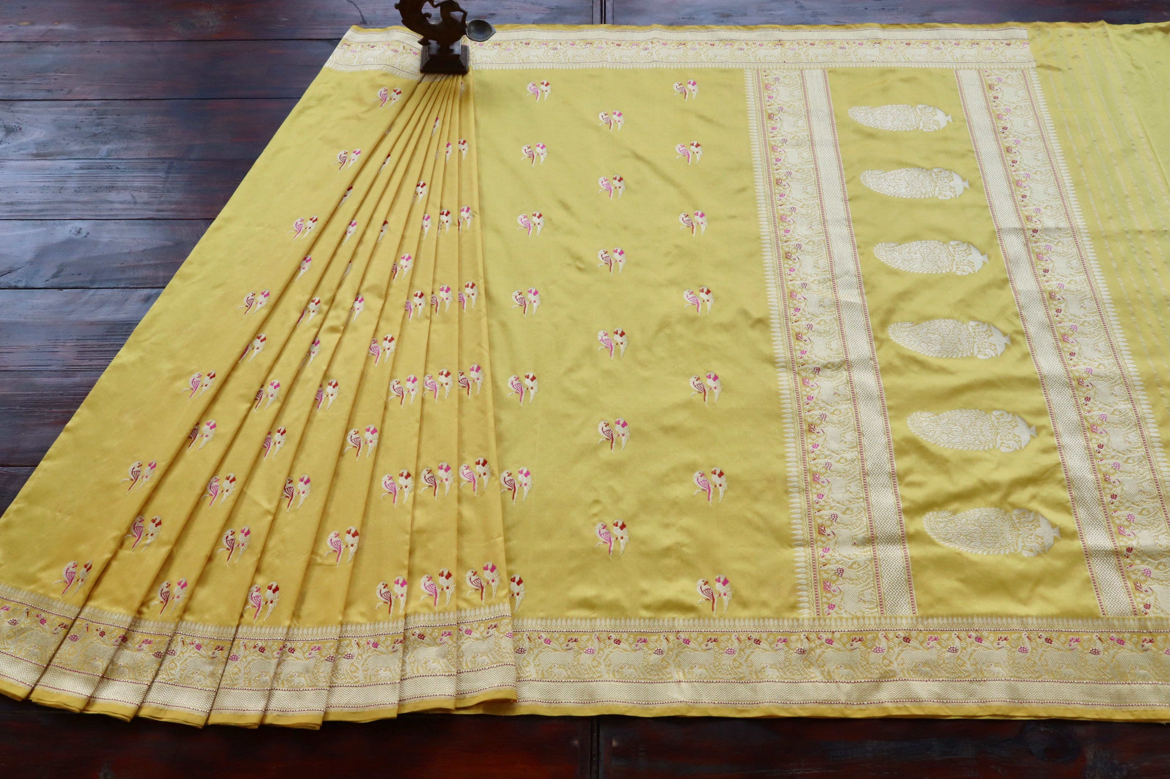 Yellow Bird Motif Pure Silk Handloom Banarasi Saree